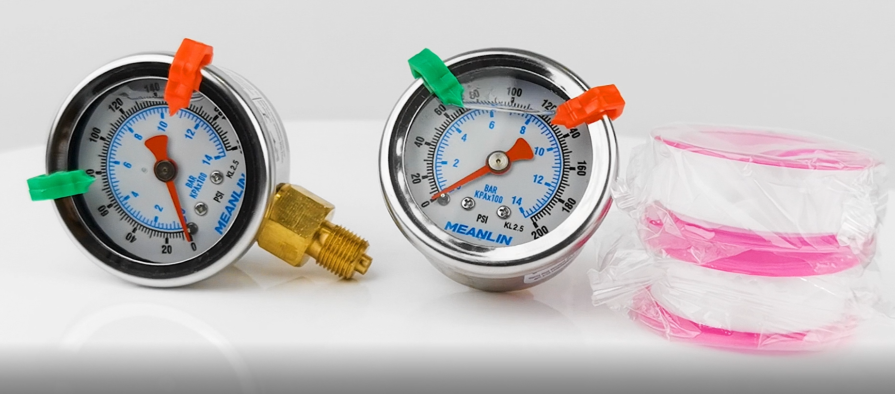 Caleffi 557 manometer 1/4'' - 0-6 bar - midden achter aansluiting - 557106 koop je bij