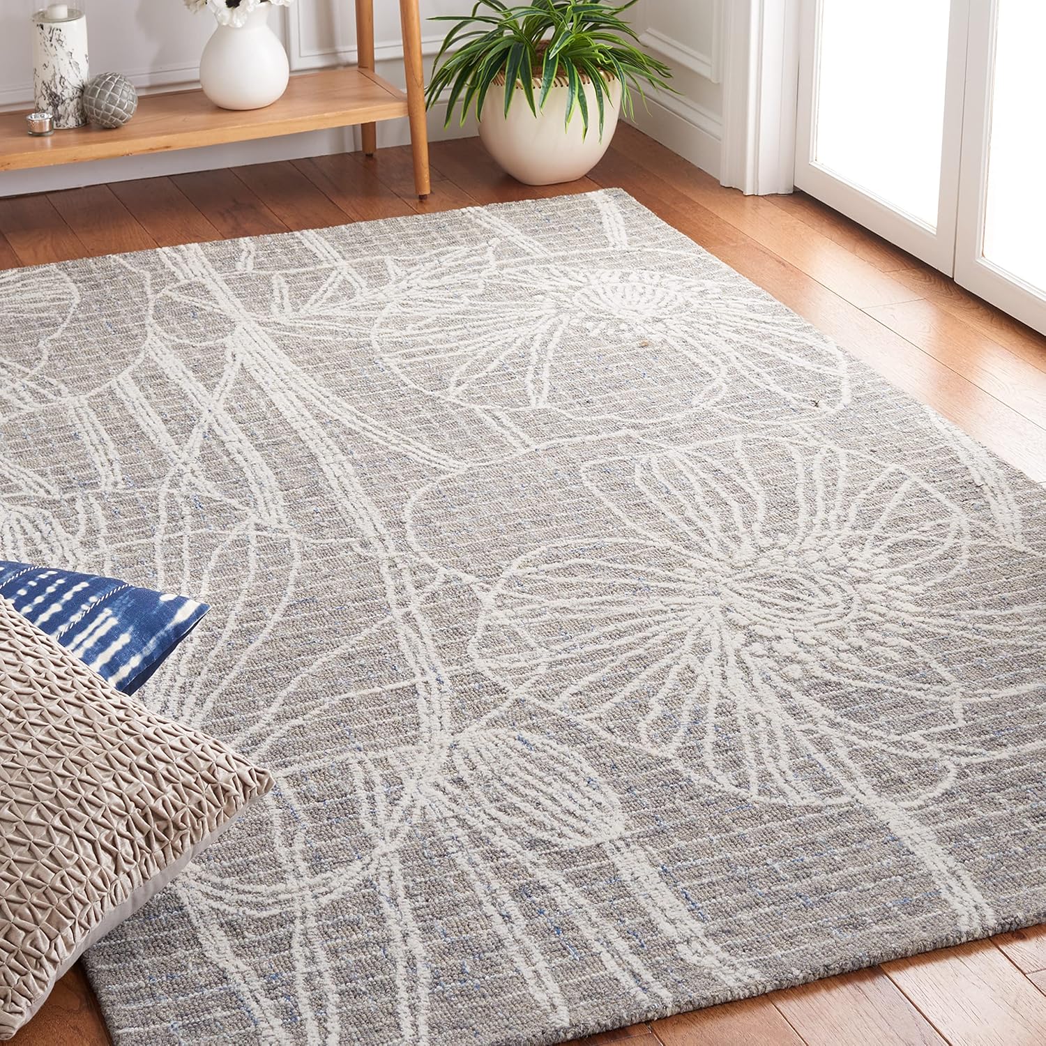 Ivory and Beige Hand-Tufted Wool Area Rug
