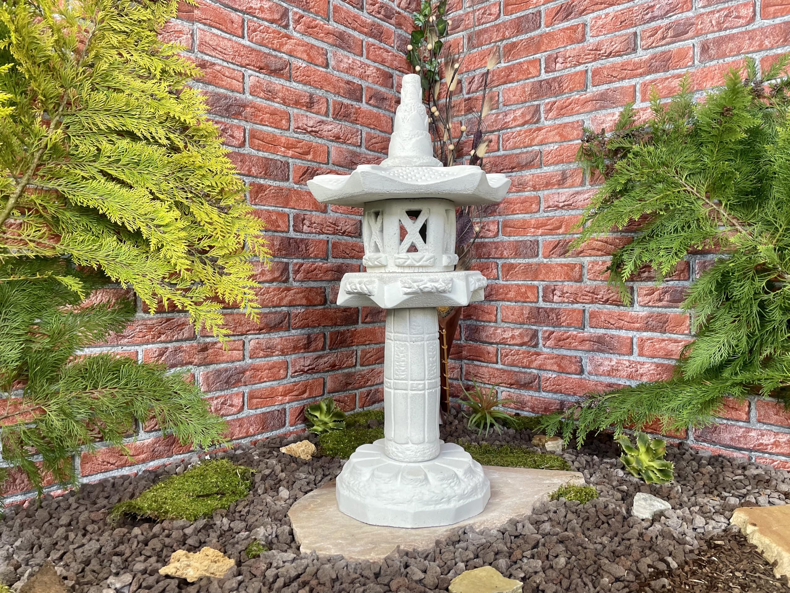 Steintempel im japanischen Stil 'Yukimi auf Säule HK' - Handgefertigte Gartenfigur aus regionalem Steinguss - Zen - Dekoration für Garten & Terasse - wetterfest & langlebig