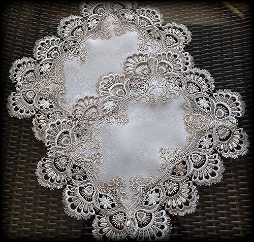 Miniatura 3 de Galleria di Giovanni Camino de mesa para aparador, bufanda de encaje gris pardo, color blanco antiguo, 56 pulgadas, más 2 tapetes, juego de 3