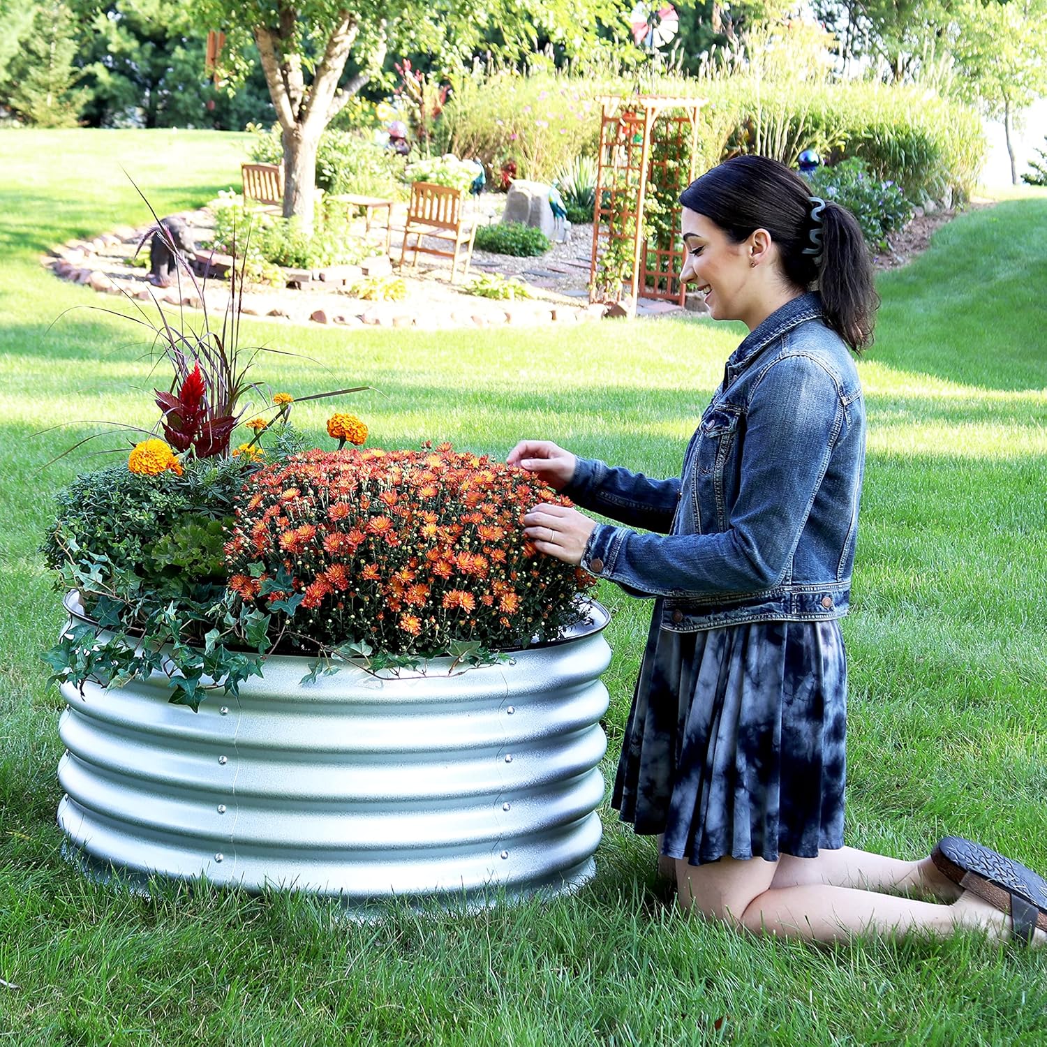 Sunnydaze 35.5-Inch Round Metal Raised Garden Bed - Galvalume Steel Garden Bed with Rubber Edge Trim - Silver