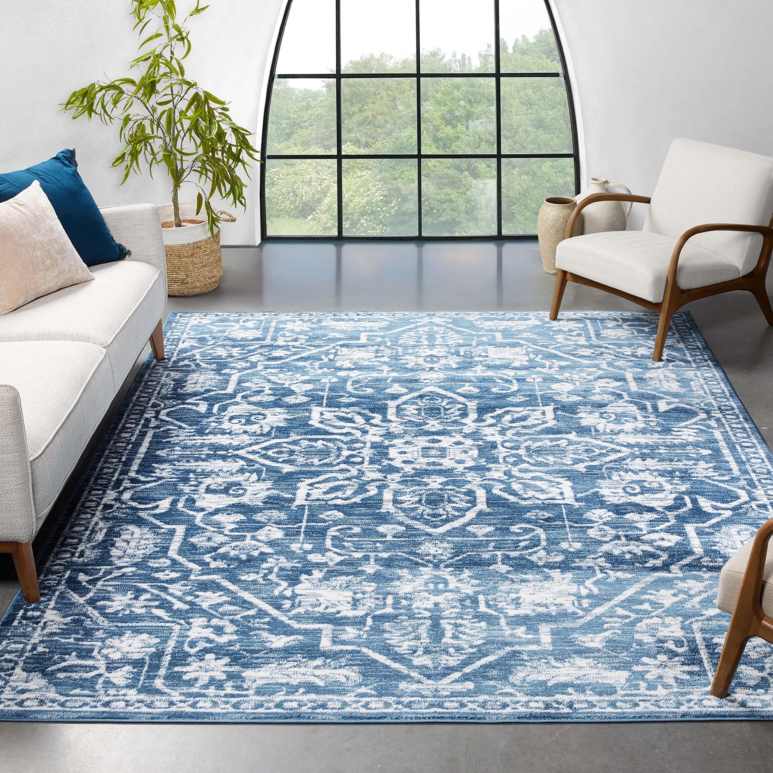 Well Woven Della Light Blue Vintage Medallion Pattern (5'3" x 7'3") Area Rug