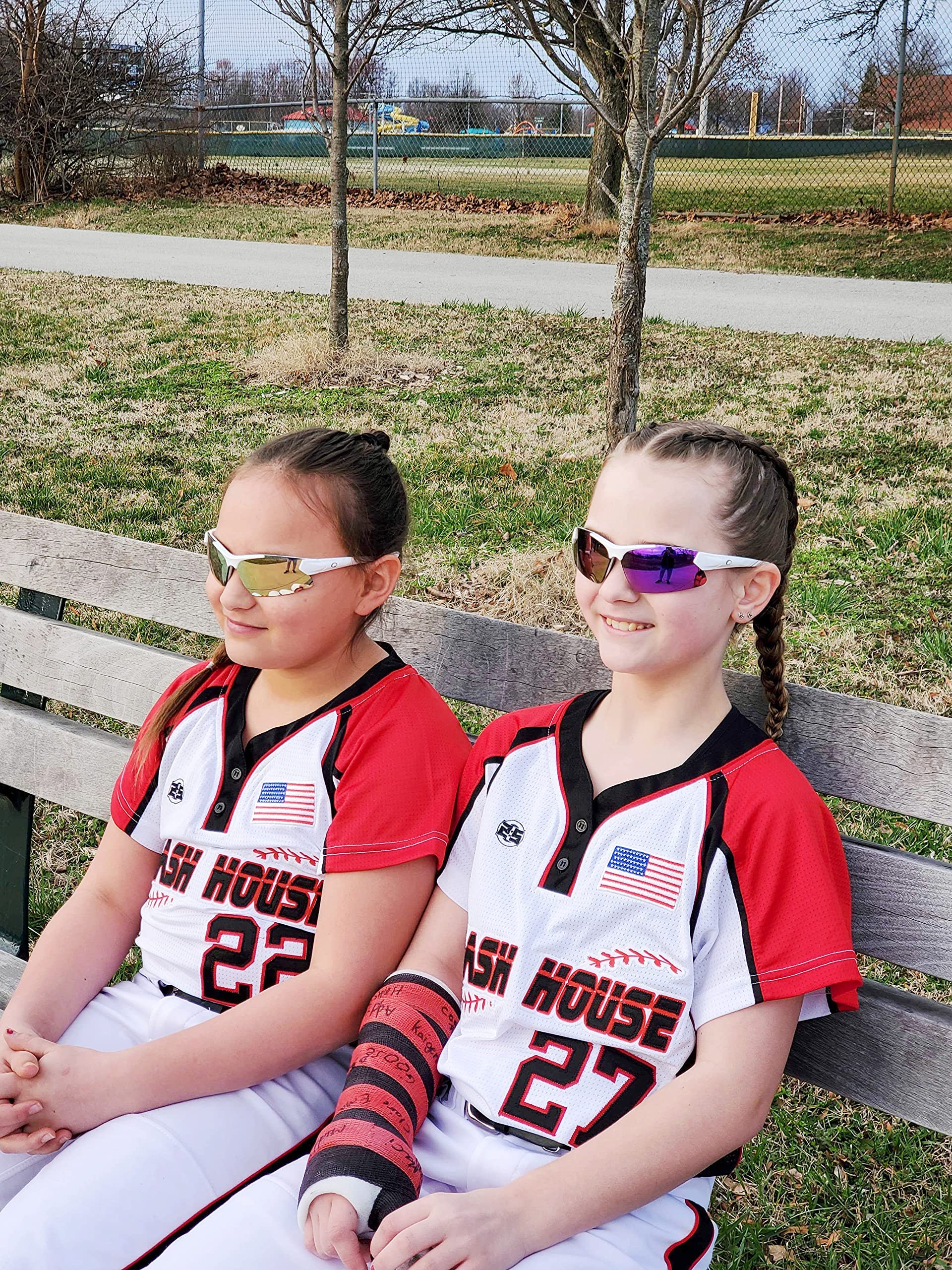 RAWLINGS Młodzieżowe sportowe okulary baseballowe 100% UV Poly soczewki lekkie stylowe soczewki ochronne, składane odporne na zarysowania, biały/różowy