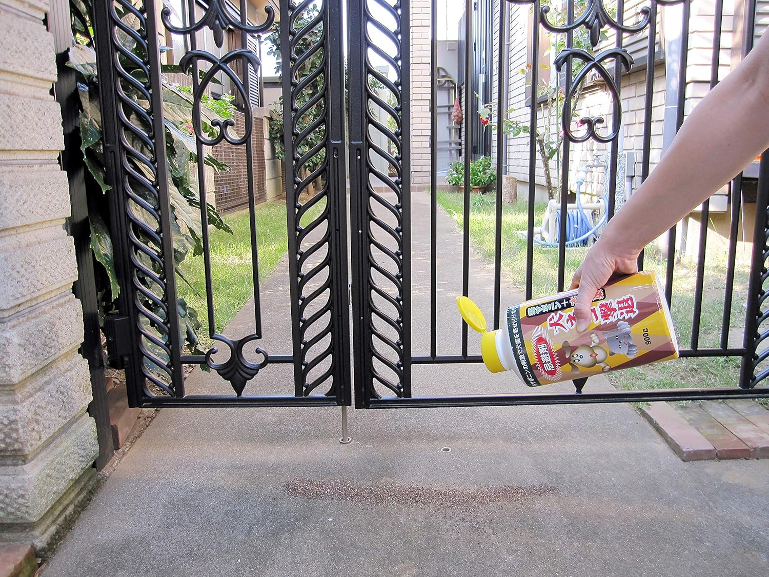 Amazon Co Jp トーヤク 忌避剤犬ネコ撃退 900g Diy 工具 ガーデン