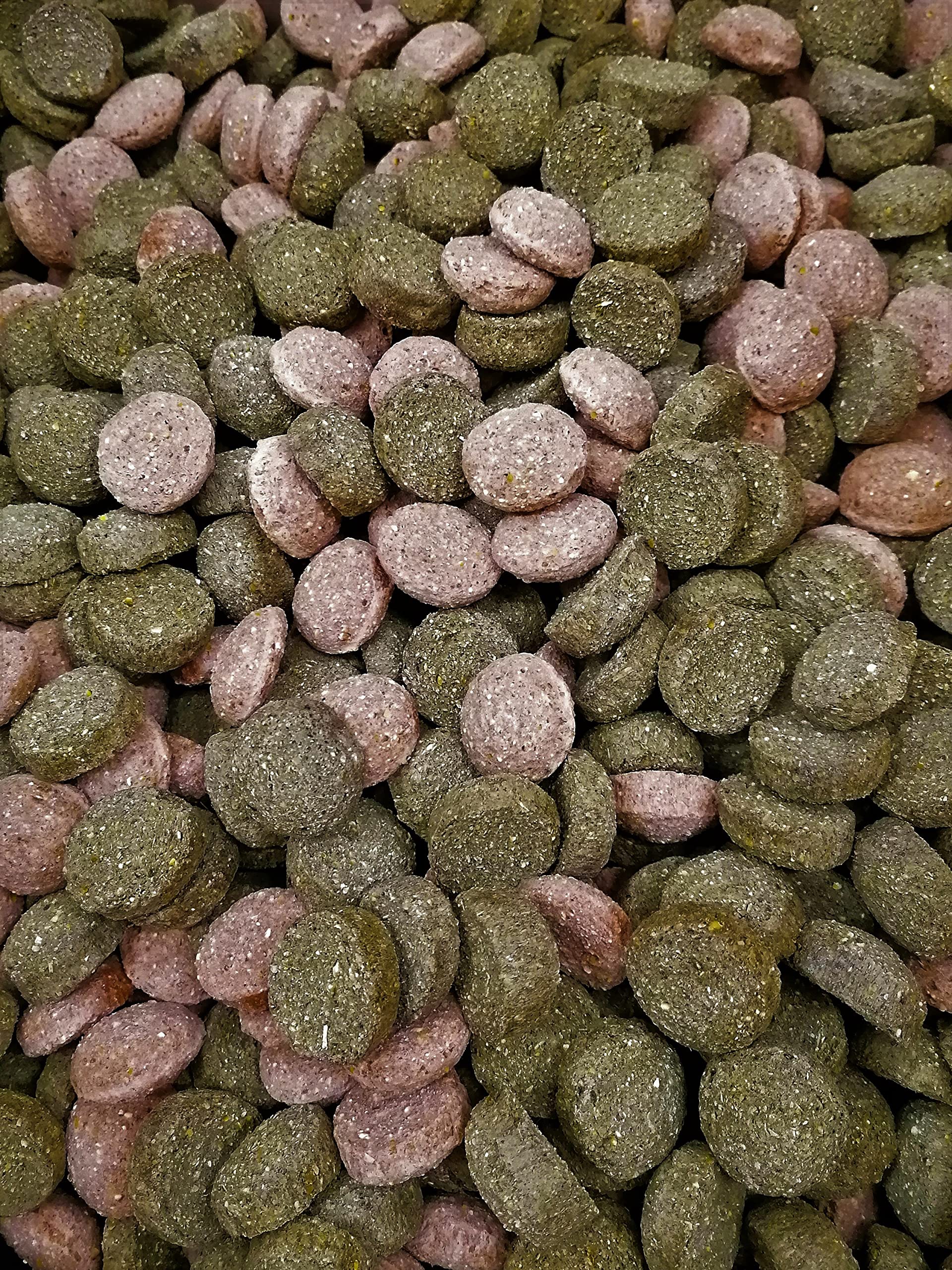 Leckerlies Kräuter und Karotten in Einer 10 kg-Packung, 2 Sorten Leckerlies für Pferde, Ponys, Belohnungsfutter in der Geschmacksrichtung Karotte und Kräuter,