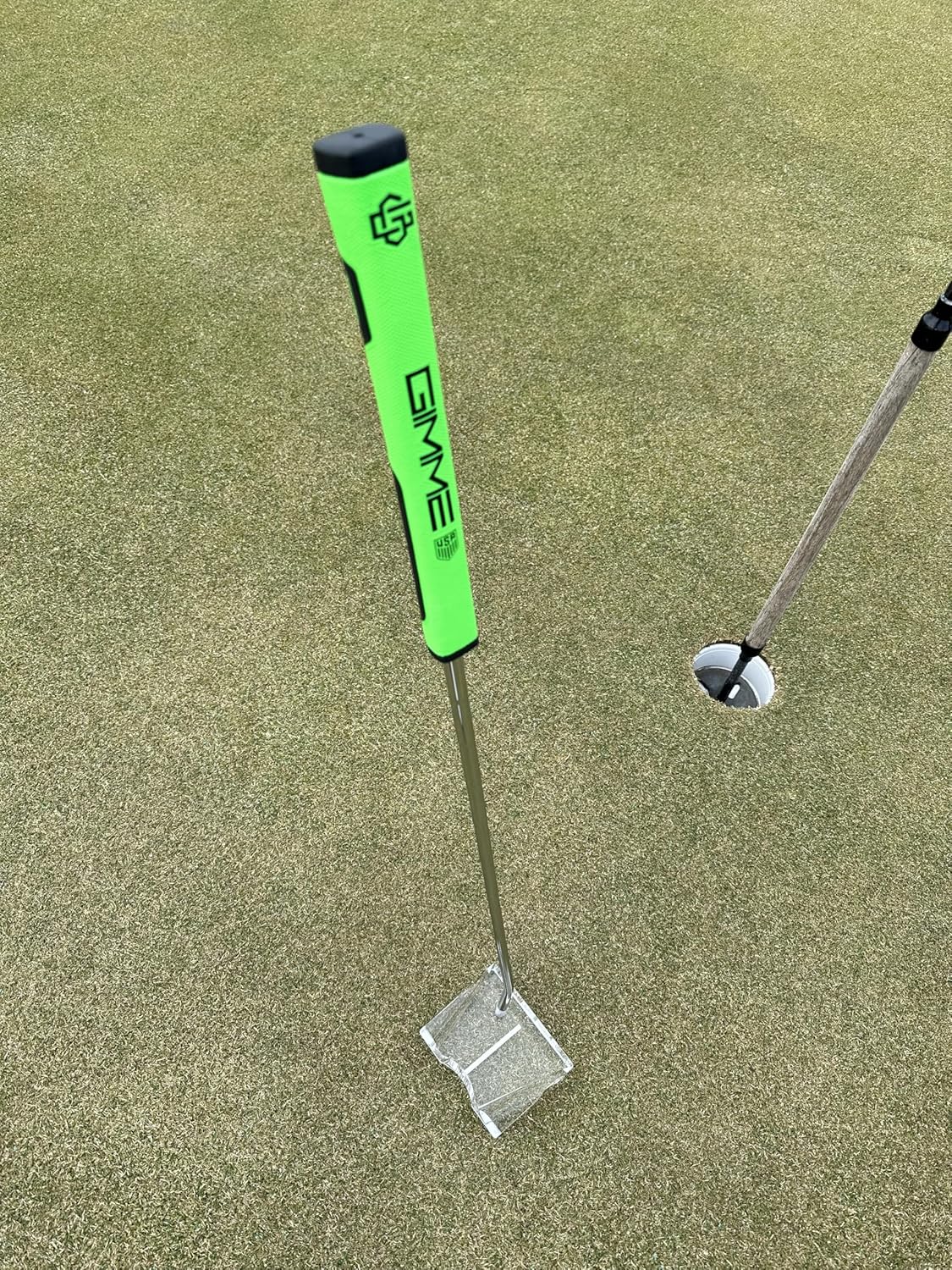 | Premium Pistol Golf Putter Grip 2.0 | Fits Perfectly in Your Hand | Lightweight & Comfortable | No Slip Surface | Designed in the USA