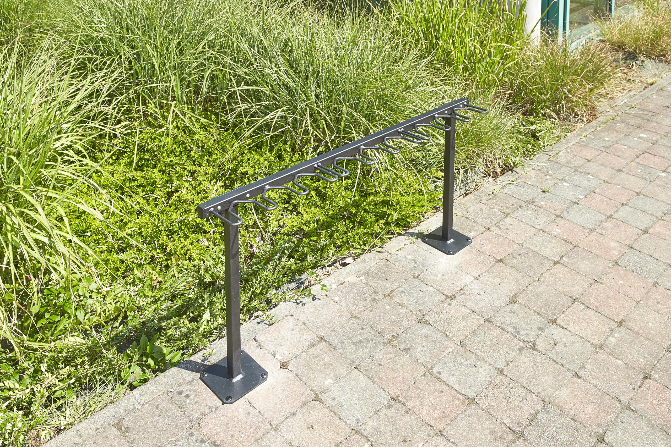 Soporte de 9 patinetes modelo en tierra M509S