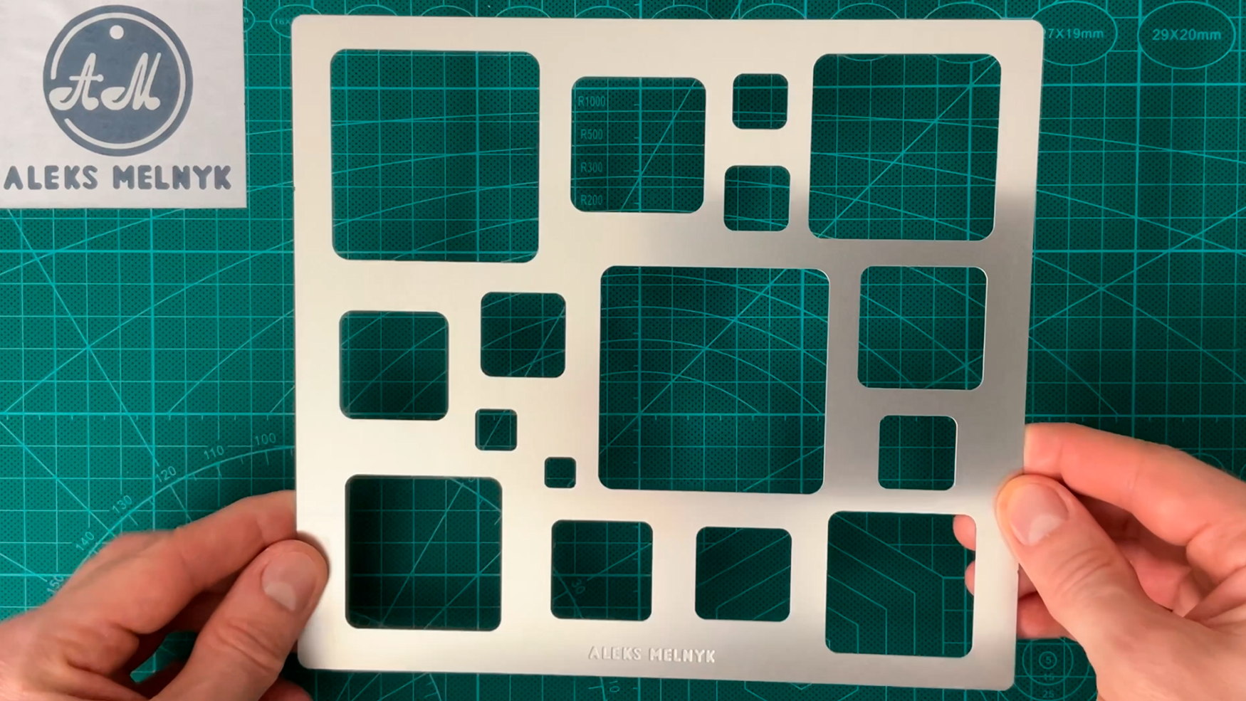 アートパネル② Amazon.com : Aleks Melnyk No.209 Metal Squares Template