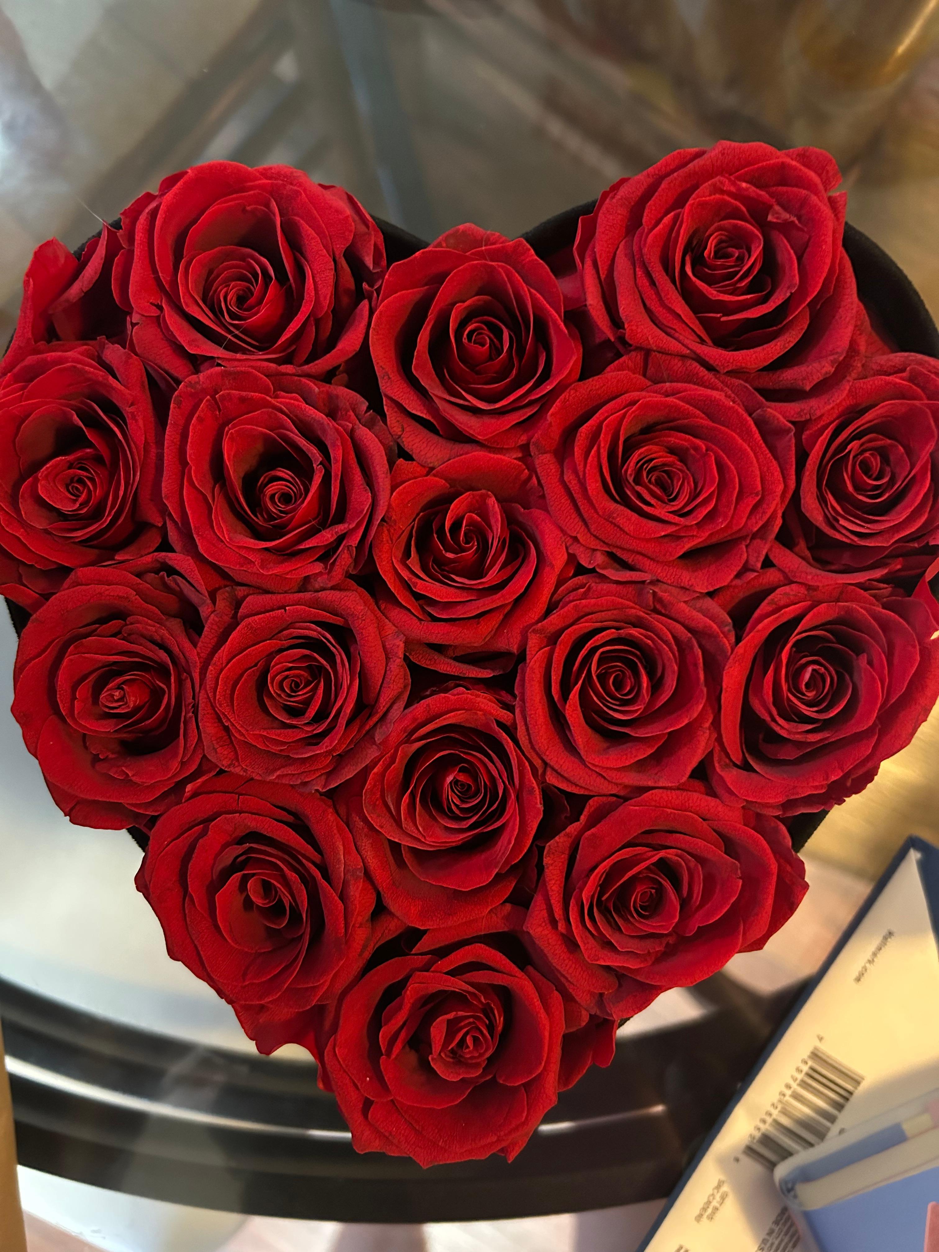 Realy Roses Watch REAL roses that last YEARS?! on Amazon Live