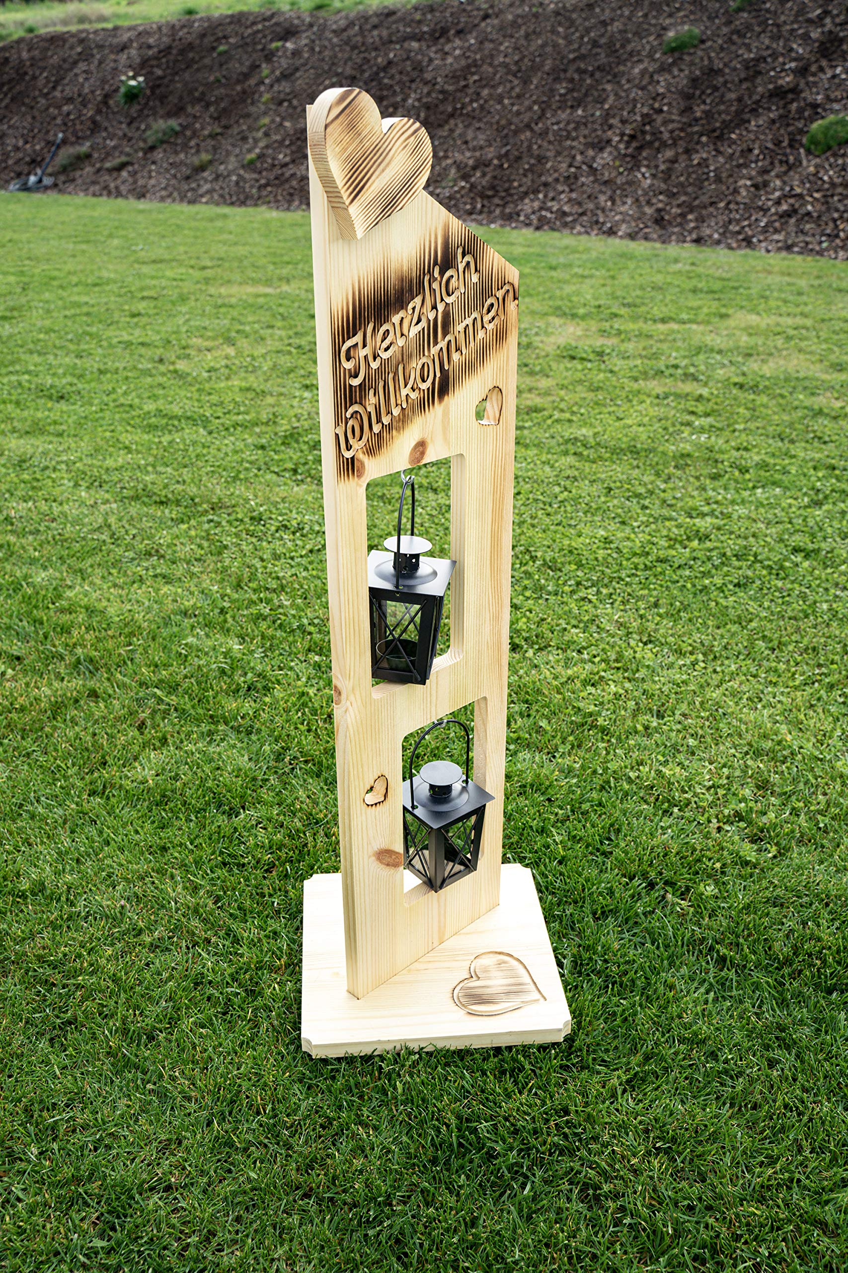 Deko Schild geflammt Herzlich Willkommen NR20 mit 2X Teelichthalter - Geflammtes Herzlich Willkommen Schild - Türschild Holz Deko, Gartendeko, Türdeko - Lackiert & Wetterfest - 25 x 20 x 79 cm