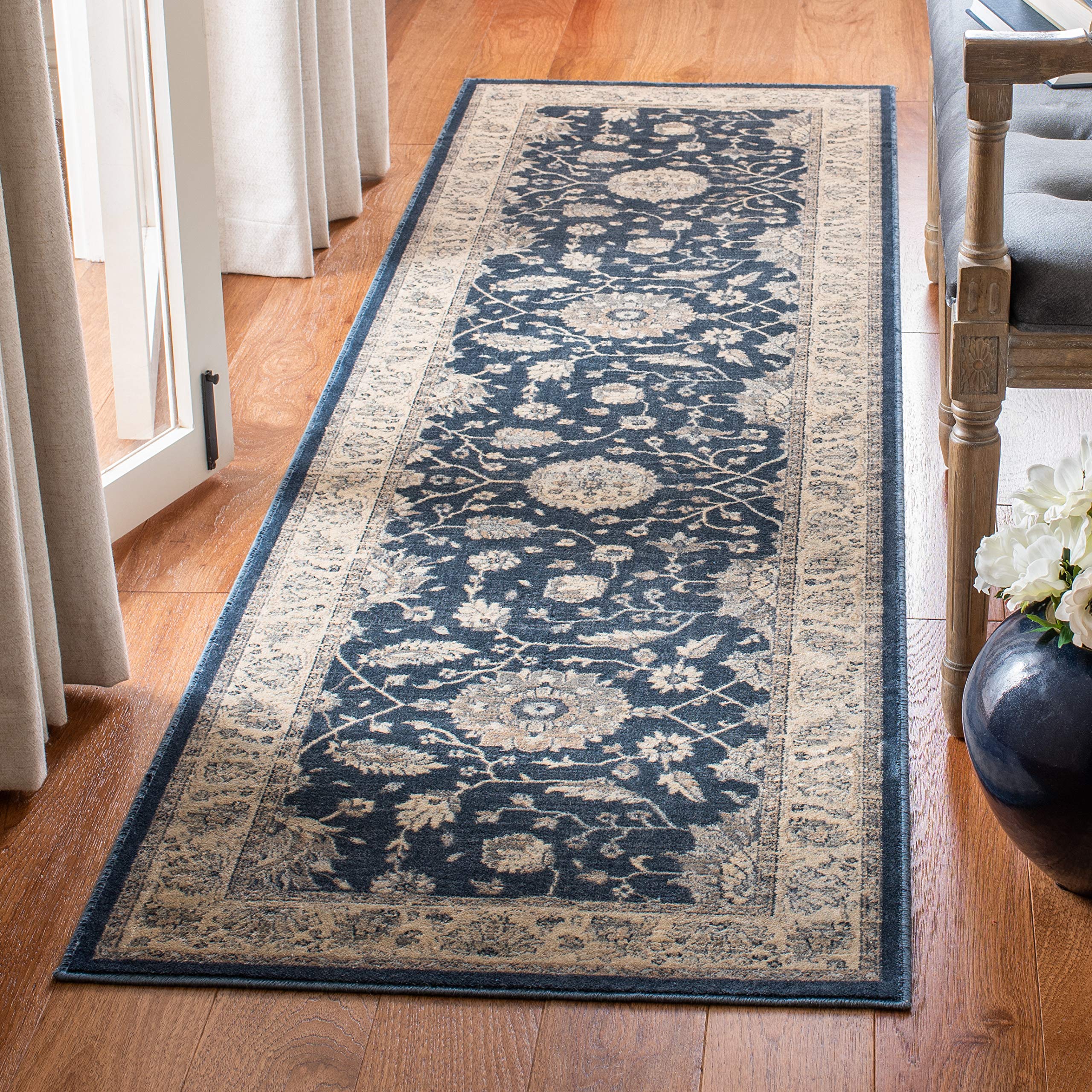 SAFAVIEH Vintage Collection Runner Rug - 2'2