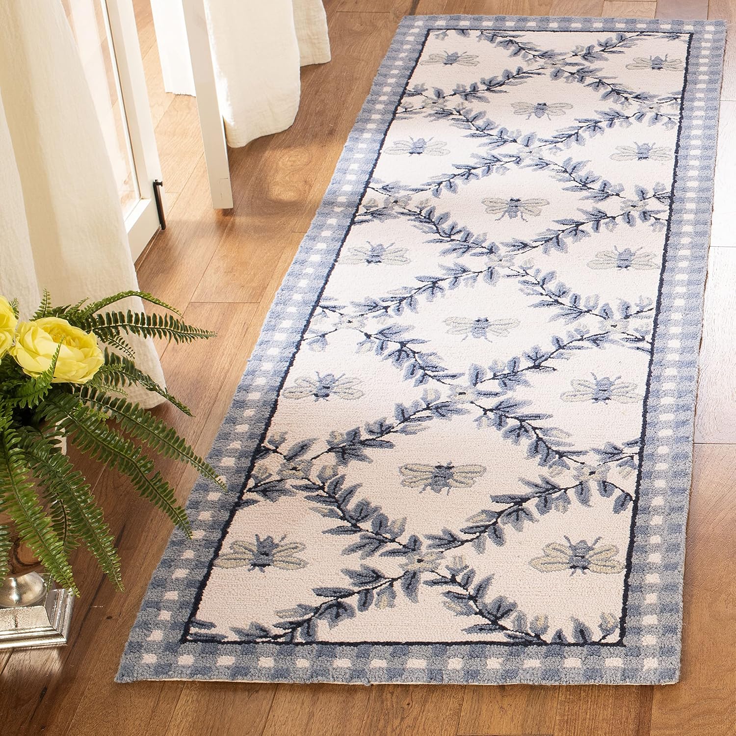 SAFAVIEH Chelsea Collection Runner Rug - 2'6" x 6', Ivory & Blue, Hand-Hooked French Country Wool, Ideal for High Traffic Areas in Living Room, Bedroom (HK55D)