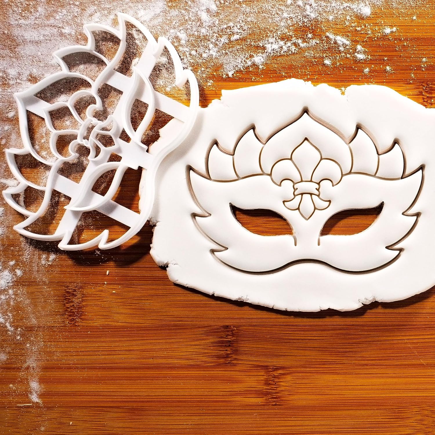 BAKERLOGY Set of 2 Carnival theme Cookie Cutters (Designs: Fleur de lis and Mardi Gras Mask)