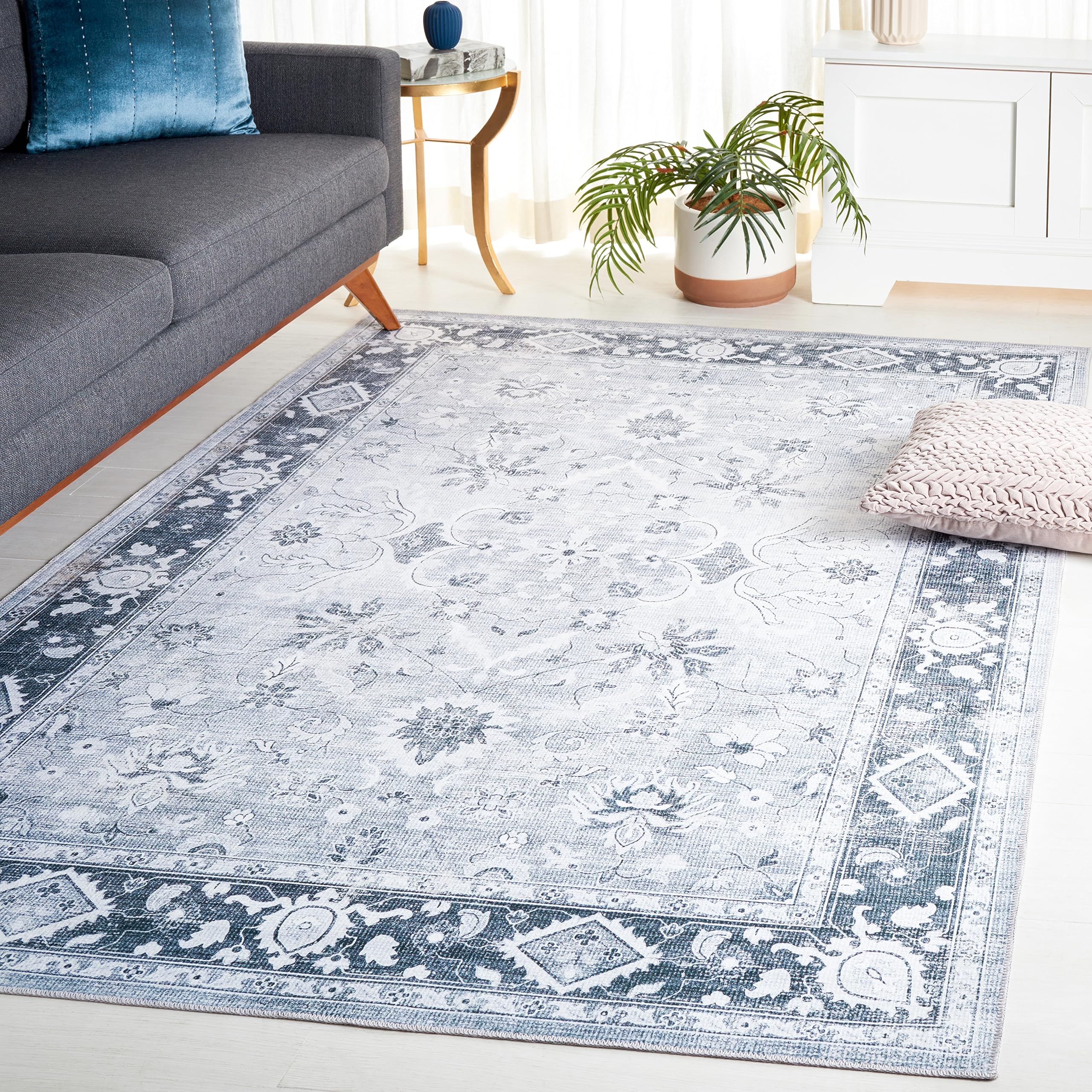 Safavieh Distressed Rug Ideal for High Traffic Areas, Machine Washable and Non Slip, Arizona Collection, Short Pile