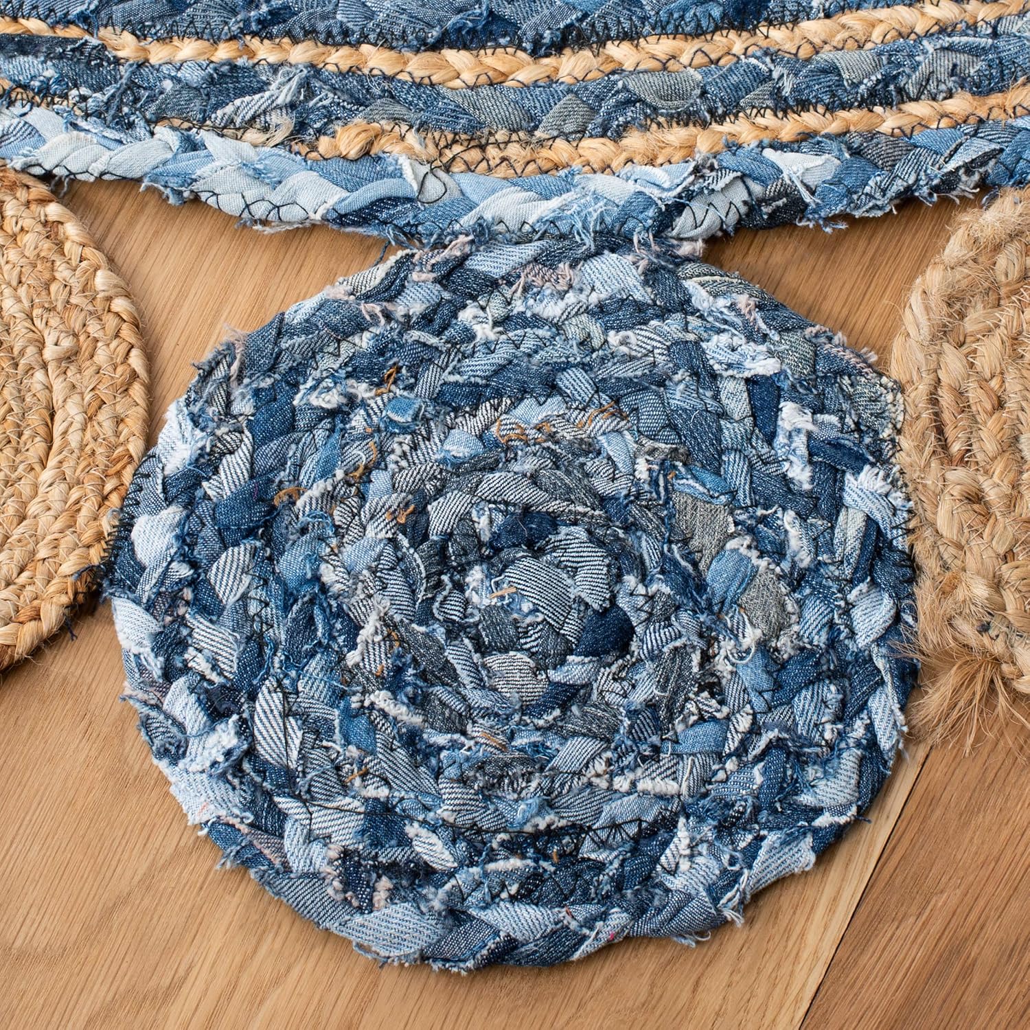 Handmade Blue Geometric Oval 5' x 7' Jute Rug