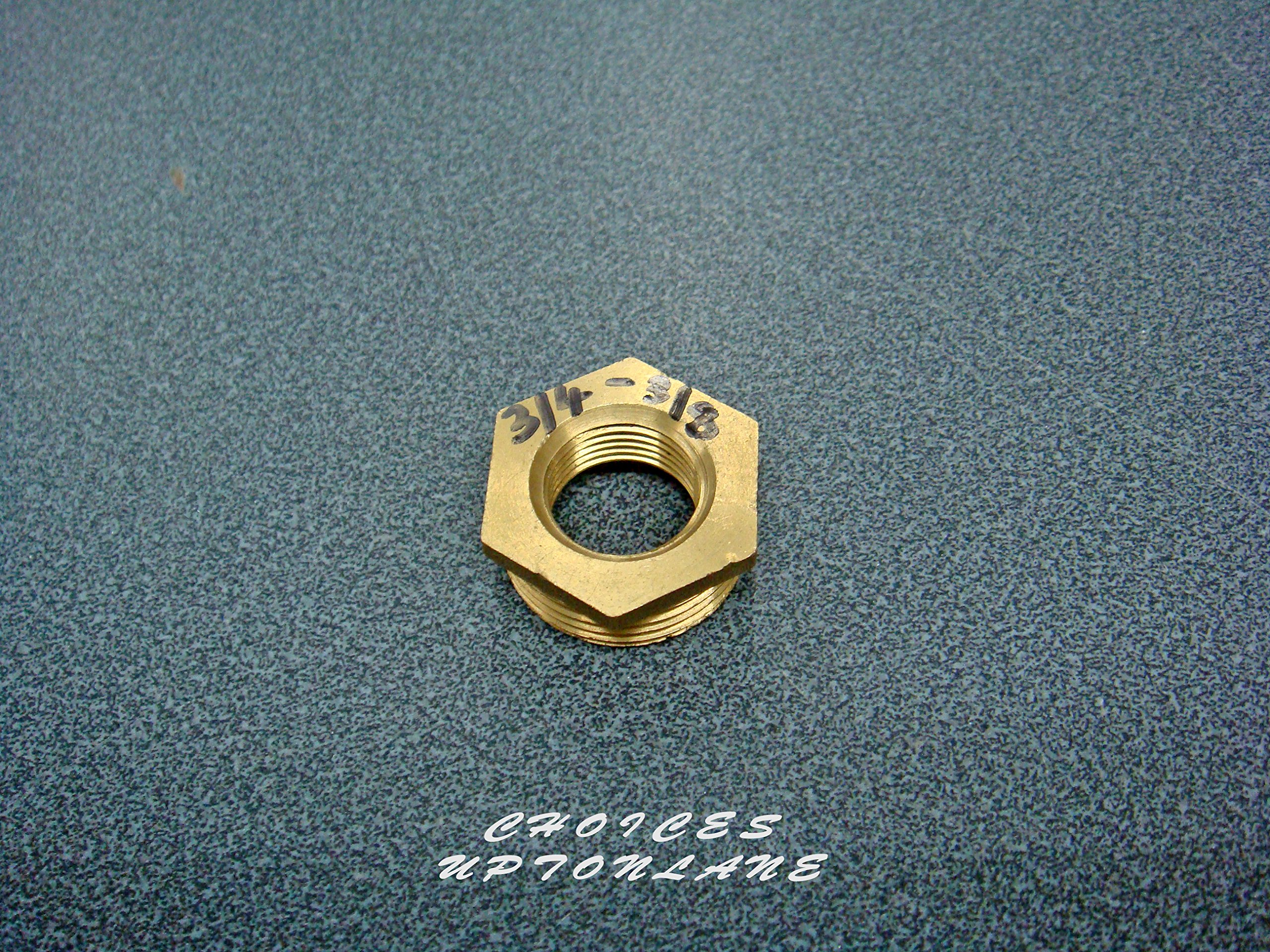 AK BRASS REDUCING HEXAGONAL BUSH MALE TO FEMALE BSP VARIOUS SIZES (3/4" X 3/8")