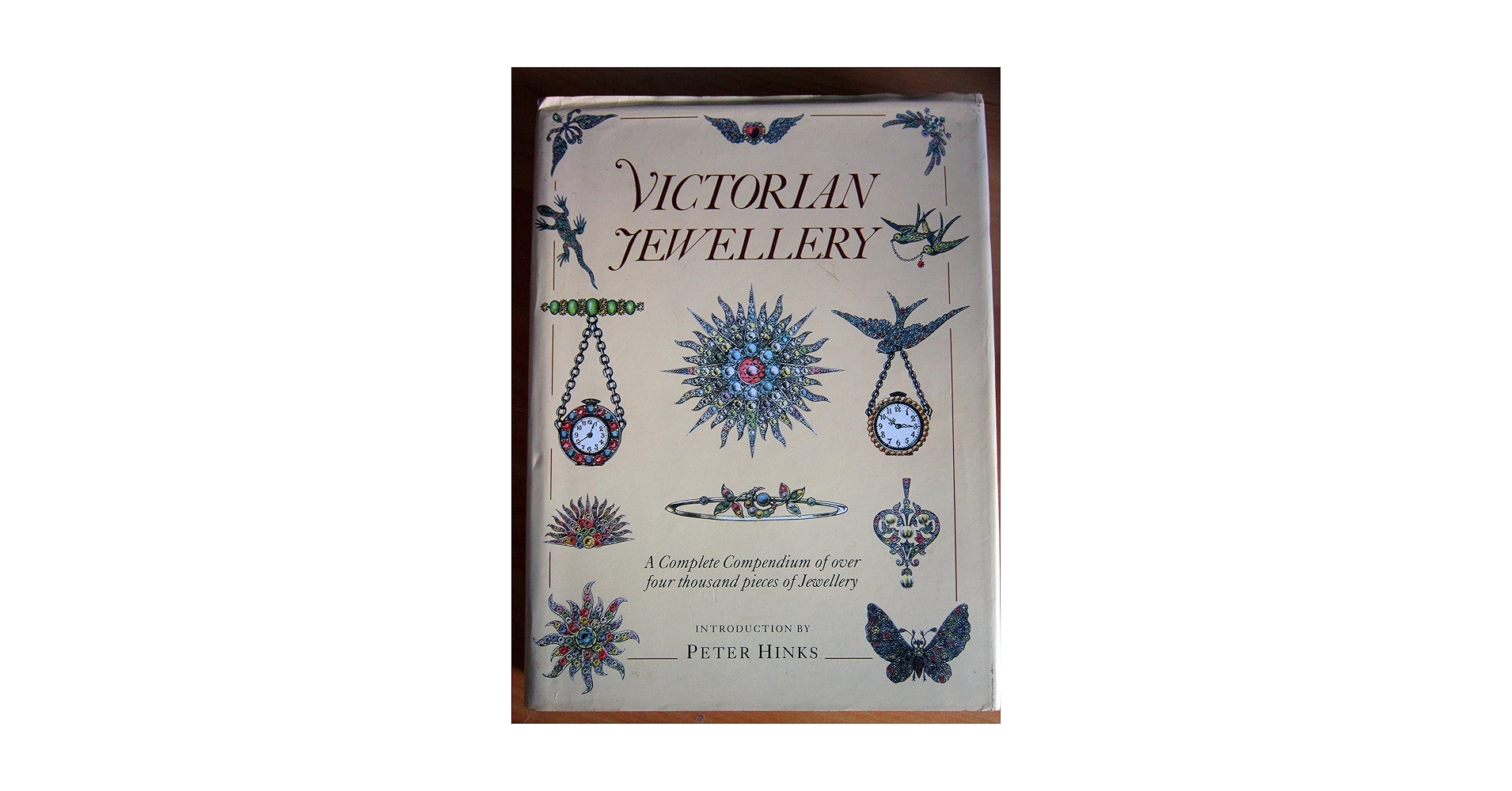 Victorian jewellery: A complete compendium of over four thousand