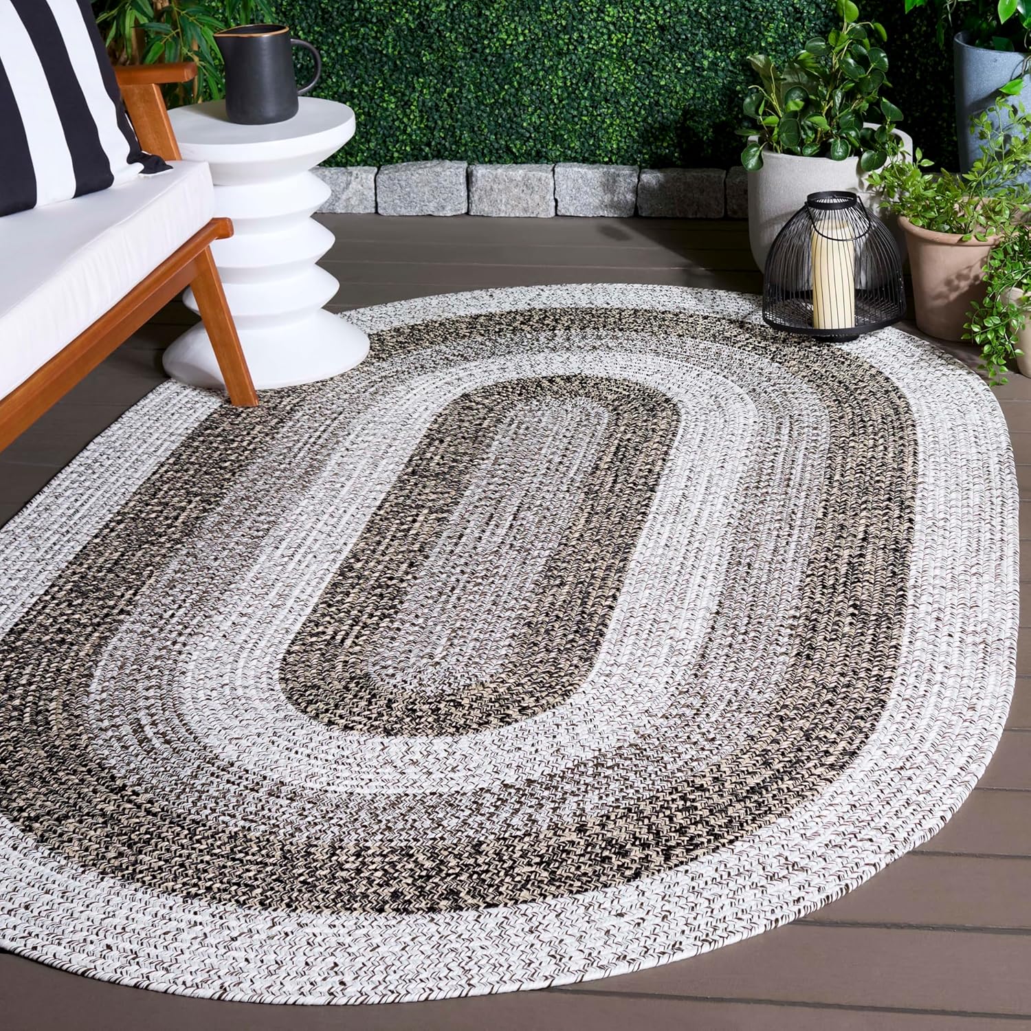 SAFAVIEH Washable Rug Outdoor Braided Collection - 6' x 9' Oval, Ivory & Black, Handmade & Reversible, Non-Shedding & Easy to Clean, Ideal for Patio, Backyard, Mudroom (BRD318A)