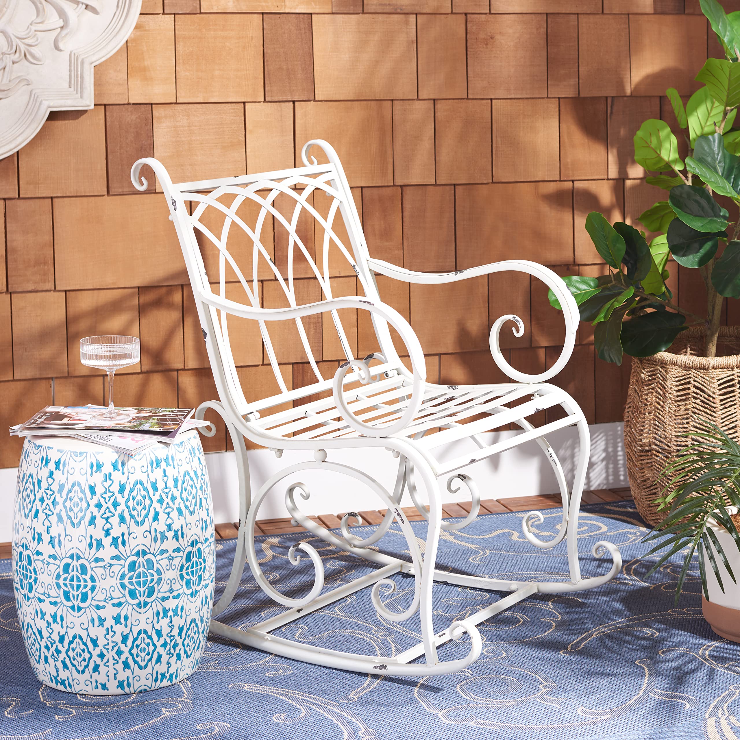 Amazon.com : SAFAVIEH Outdoor Collection Medrano Victorian Antique ...