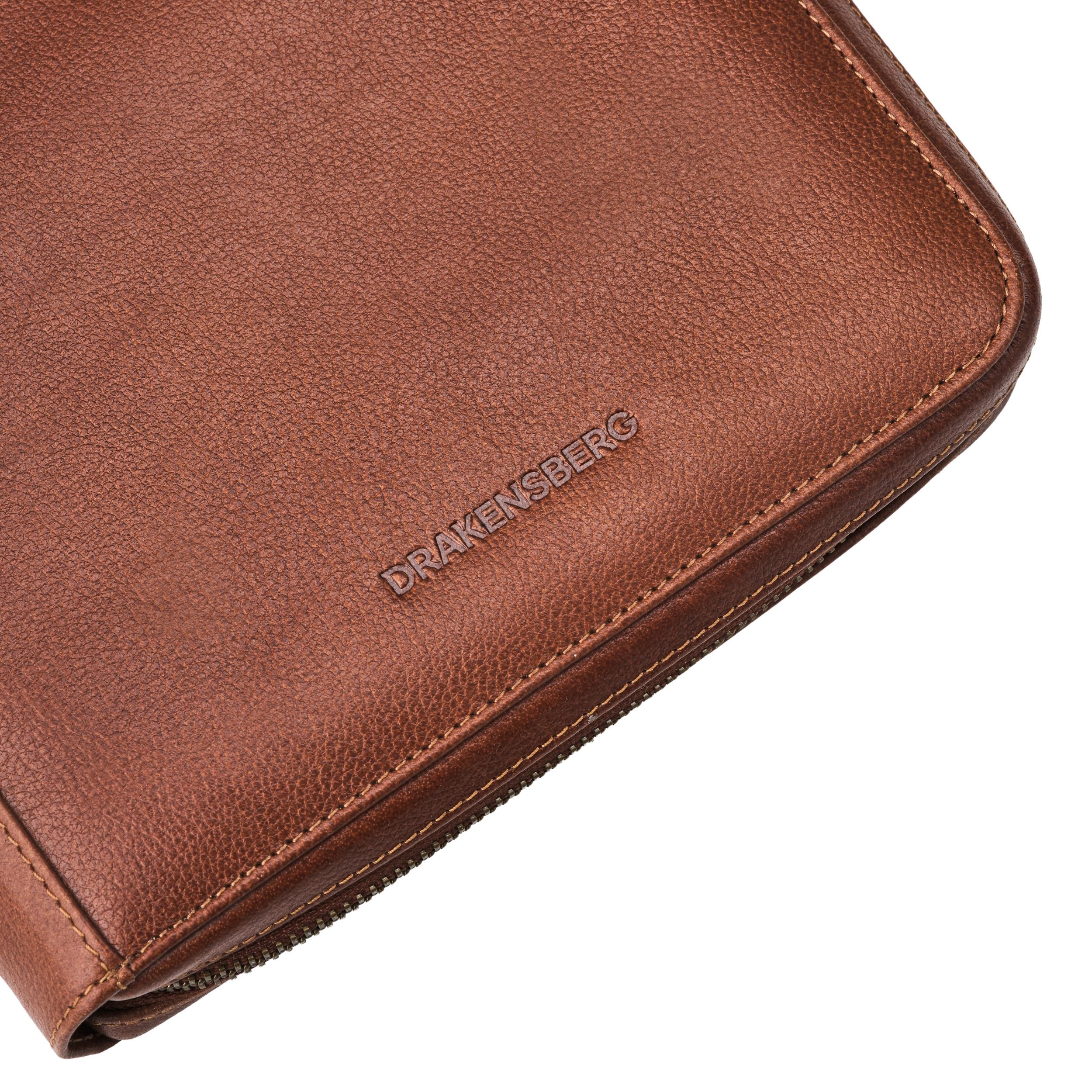 DRAKENSBERG Tablet Mappe Echtleder 'Nolan' 11" - Universal Reise Lederetui für iPads 8", 10", 11", nachhaltig, Vintage, Kastanien-Braun, DR00317