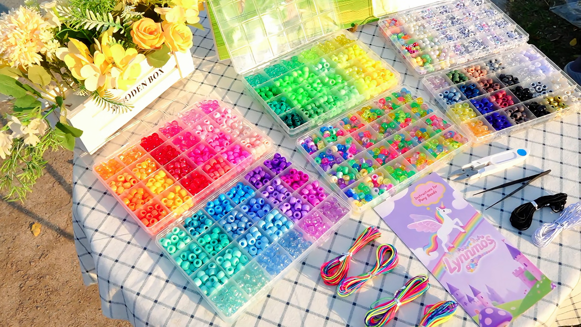 3 Boxen Pony Kralen Armbanden Make Kit, 2400Stuks 55 Kleuren - DIY Vriendschapsarmbandjes voor Meisjes en Jongens - Knutselcadeau