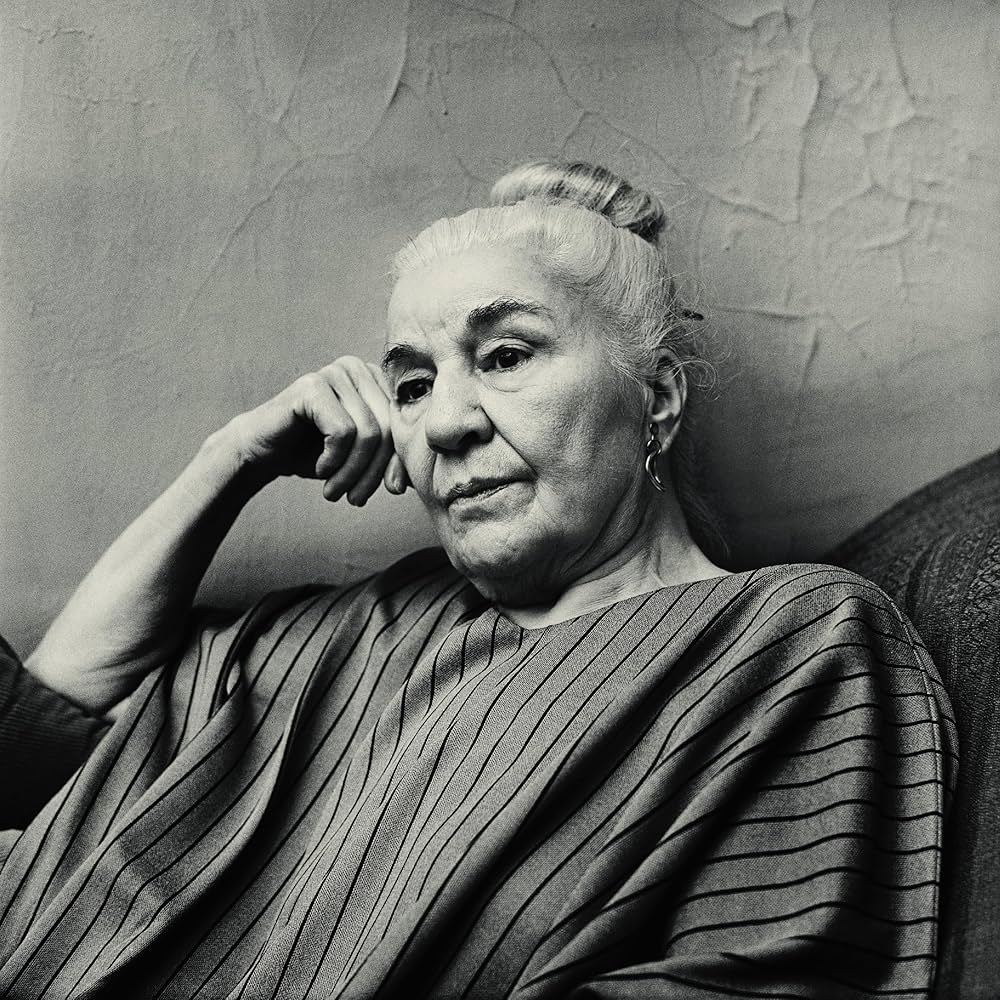 Amazon.com: Portraits in Life and Death: 9781324092179