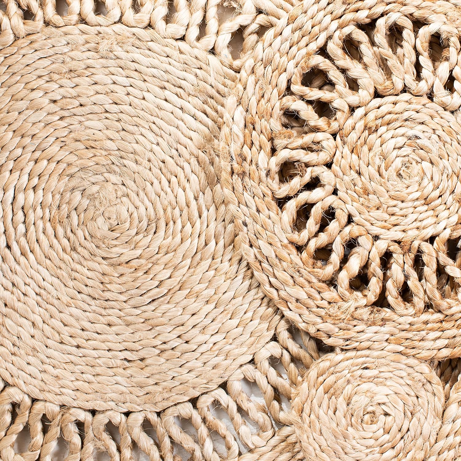 SAFAVIEH Natural Fiber Collection Area Rug - 6' Round, Natural, Handmade Boho Charm Farmhouse Jute, Ideal for High Traffic Areas in Living Room, Bedroom (NF167A)