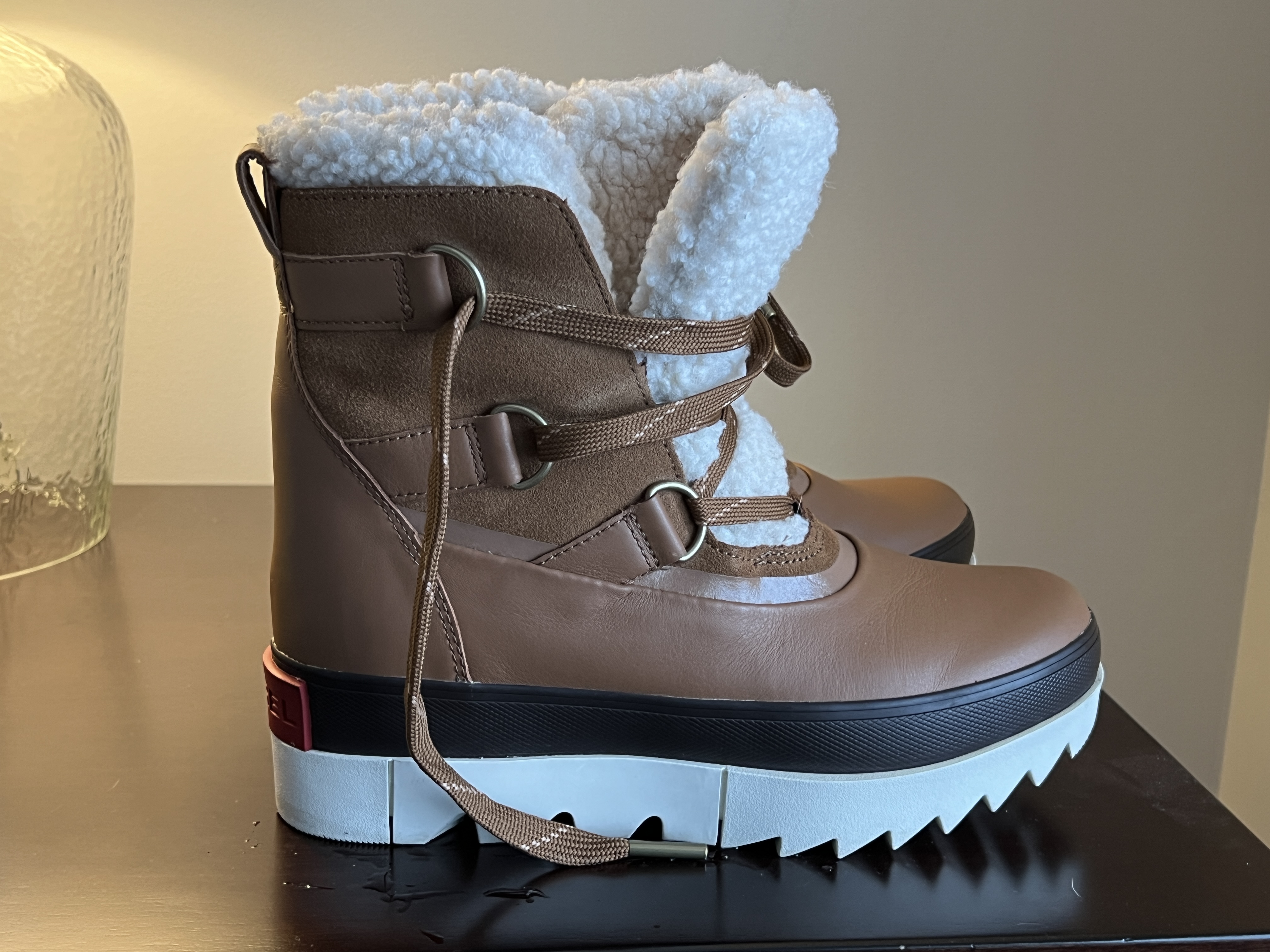 Watch Detailed Review of Sorel Joan of Arctic Next Boot on Amazon Live