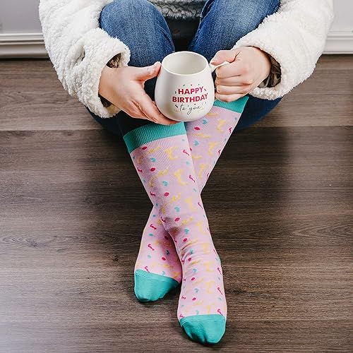 Miniatura 9 de Pavilion Gift Company Happy Birthday To You Streamer Socks & Juego de taza de café de 15.5 onzas, color blanco