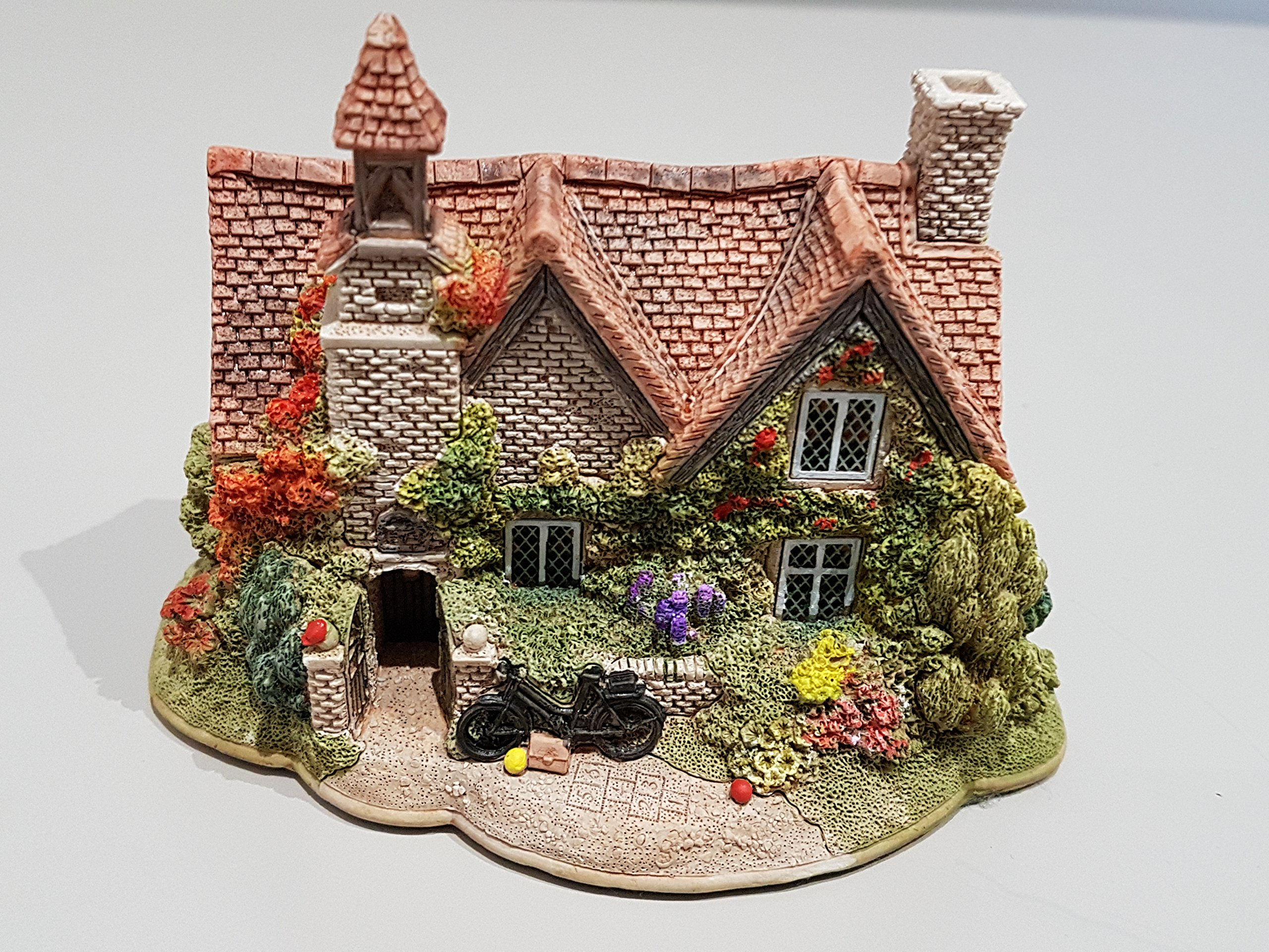 Lilliput Lane - The Old School House, Made in England