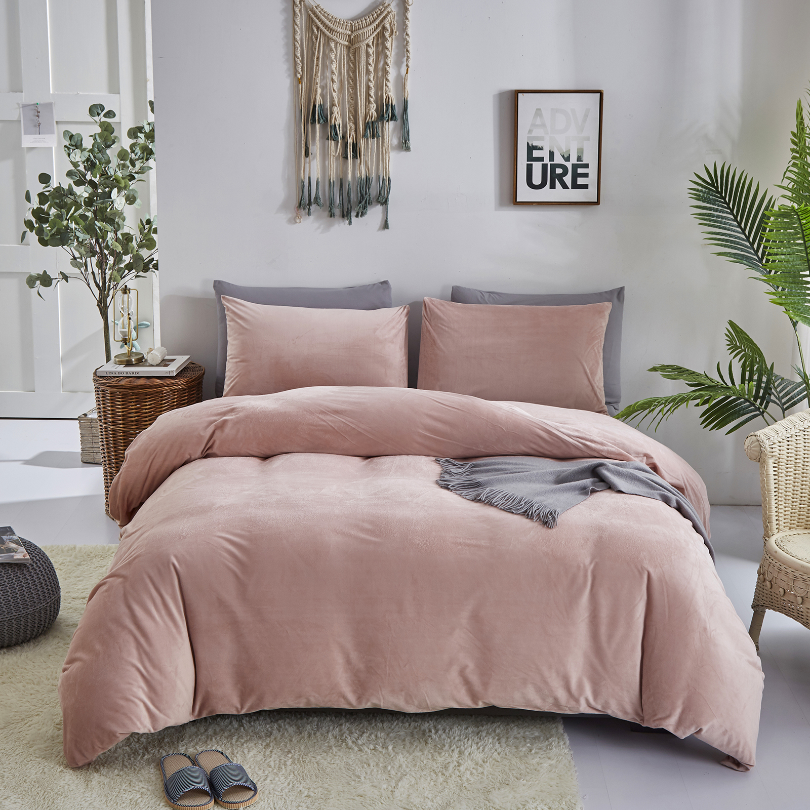 KAREVER Pink Velvet Comforter Set Queen Solid Blush Flannel Velvet Bedding Comforter Set All Pink Colour 3 PCs Shaggy Soft Warm and Durable Blush