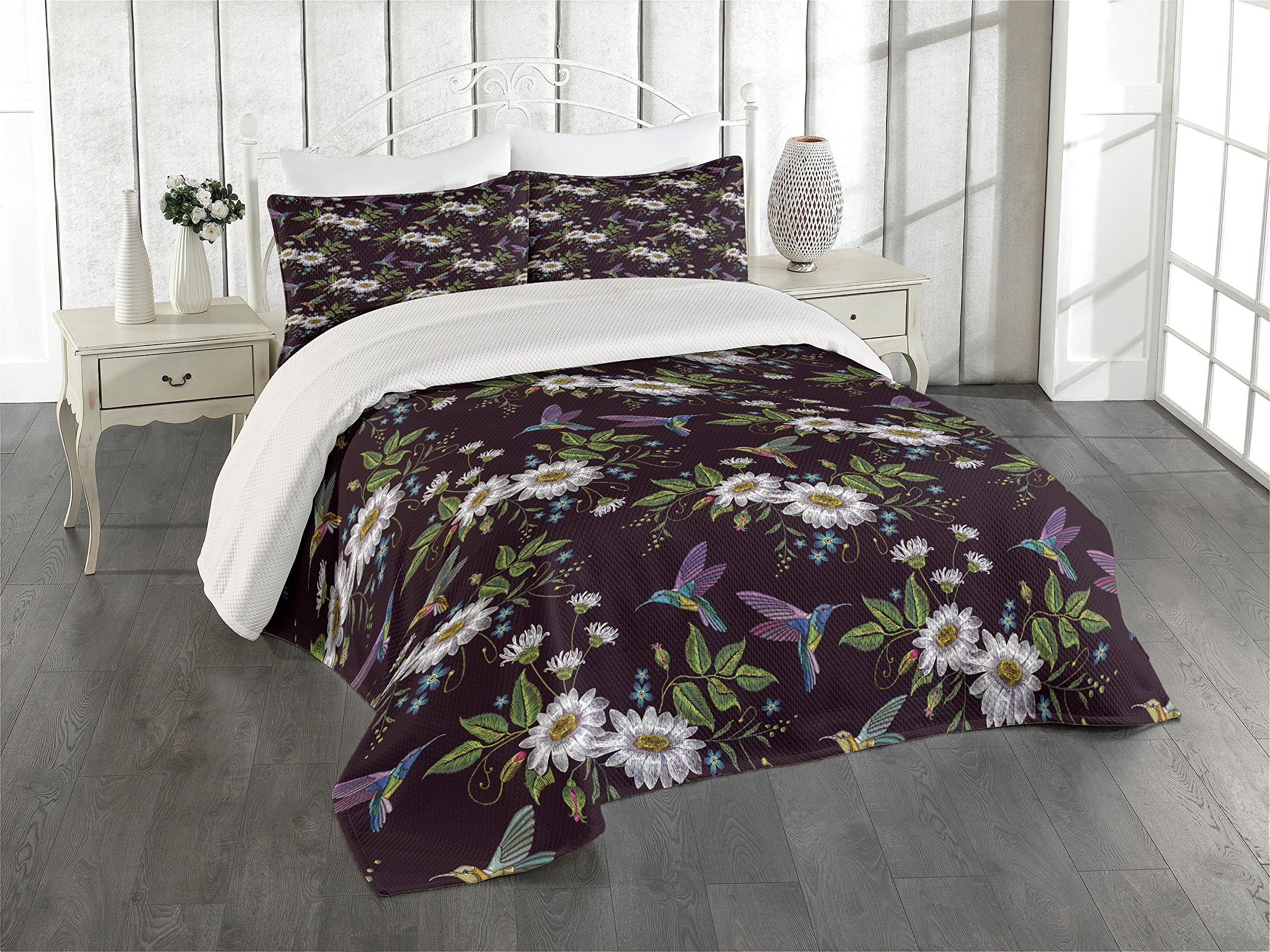 Ambesonne Botanical Coverlet, Rhythmic Humming Birds Twigs Chamomile Blossoms Illustration Print, 3 Piece Decorative Quilted Bedspread Set with 2 Pillow Shams, Queen Size, Maroon