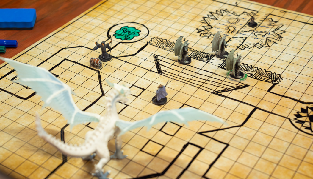 TIDYBOSS Paquete De Expansión D&D – 3 Alfombrillas De Batalla De Doble Cara (24x36"), 6 Terrenos: Lava, Mar, Bosque, Cueva, Pantano Y Desierto – Incluye Marcadores Borrables