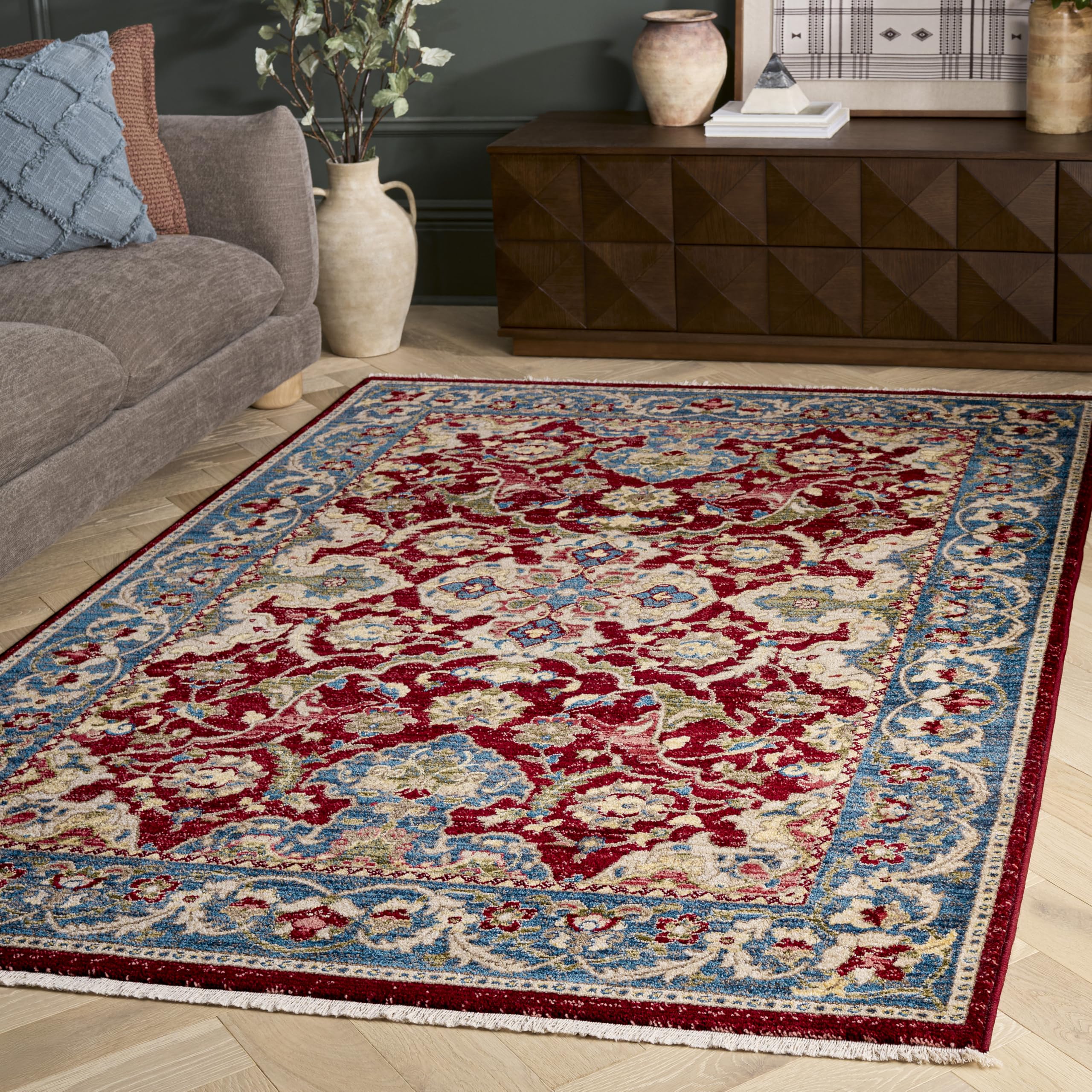 SAFAVIEH Kashan Collection Area Rug - 9' x 12'6", Red & Blue, Traditional Oriental Design, Non-Shedding & Easy Care, Ideal for High Traffic Areas in