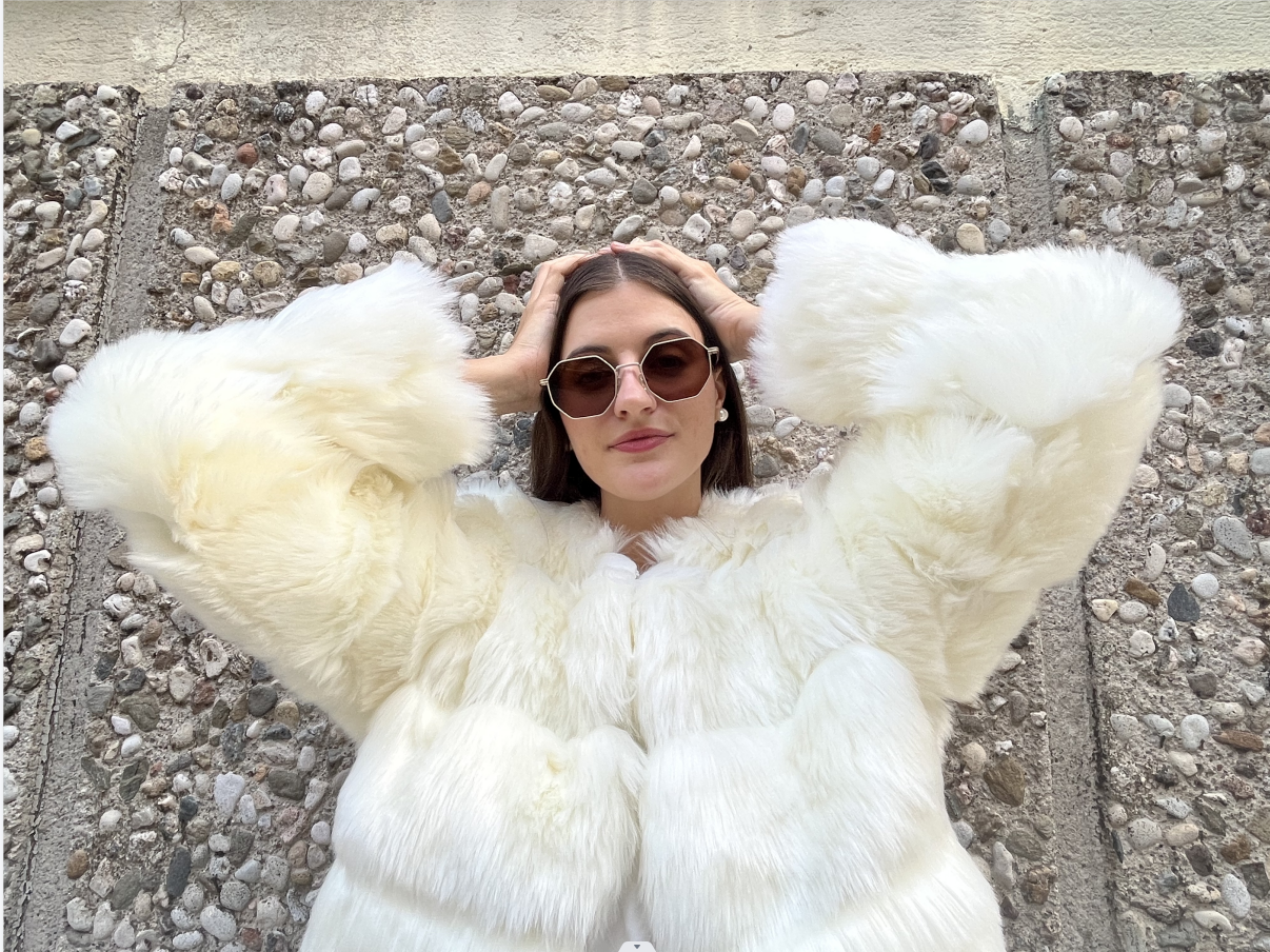 Simplee Women Luxury Winter Warm Fluffy Faux Fur Short Coat Jacket