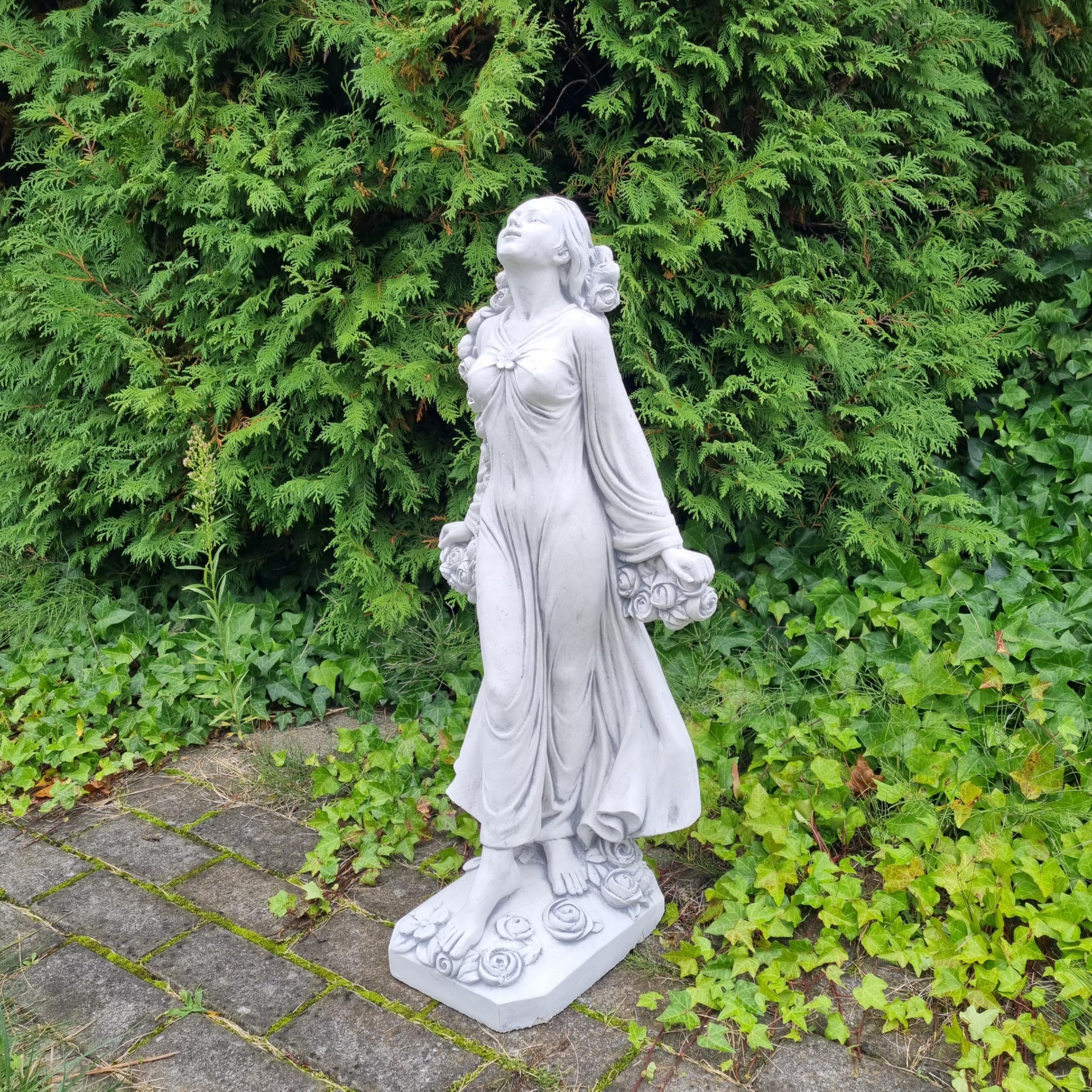 gartendekoparadies.de Statue Flora Gartenfigur, Steinguss, H. 78 cm, 34 kg, Römische Göttin mit Rosenranken, Gartendekoration für Terrasse und Blumenbeet, Frostsicher
