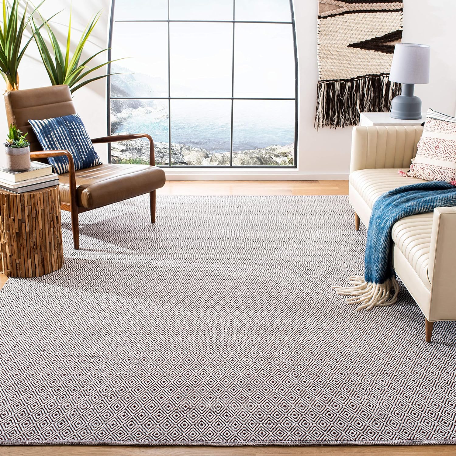 SAFAVIEH Montauk Collection Area Rug - 6' Square, Ivory & Chocolate, Handmade Flat Weave Cotton, Ideal for High Traffic Areas in Living Room, Bedroom (MTK515M)