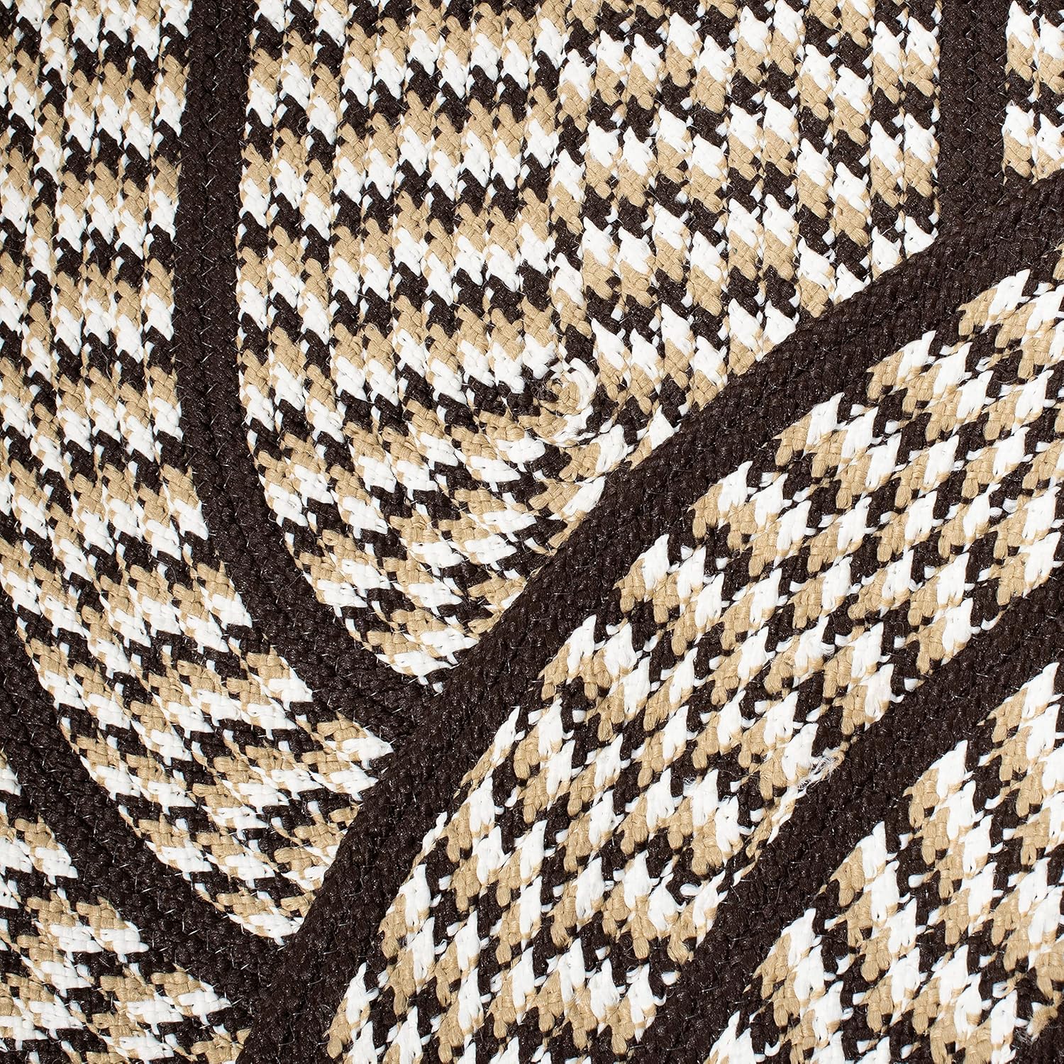 SAFAVIEH Braided Collection Area Rug - 3' Round, Ivory & Black, Handmade Country Cottage Reversible, Ideal for High Traffic Areas in Living Room, Bedroom (BRD401C)