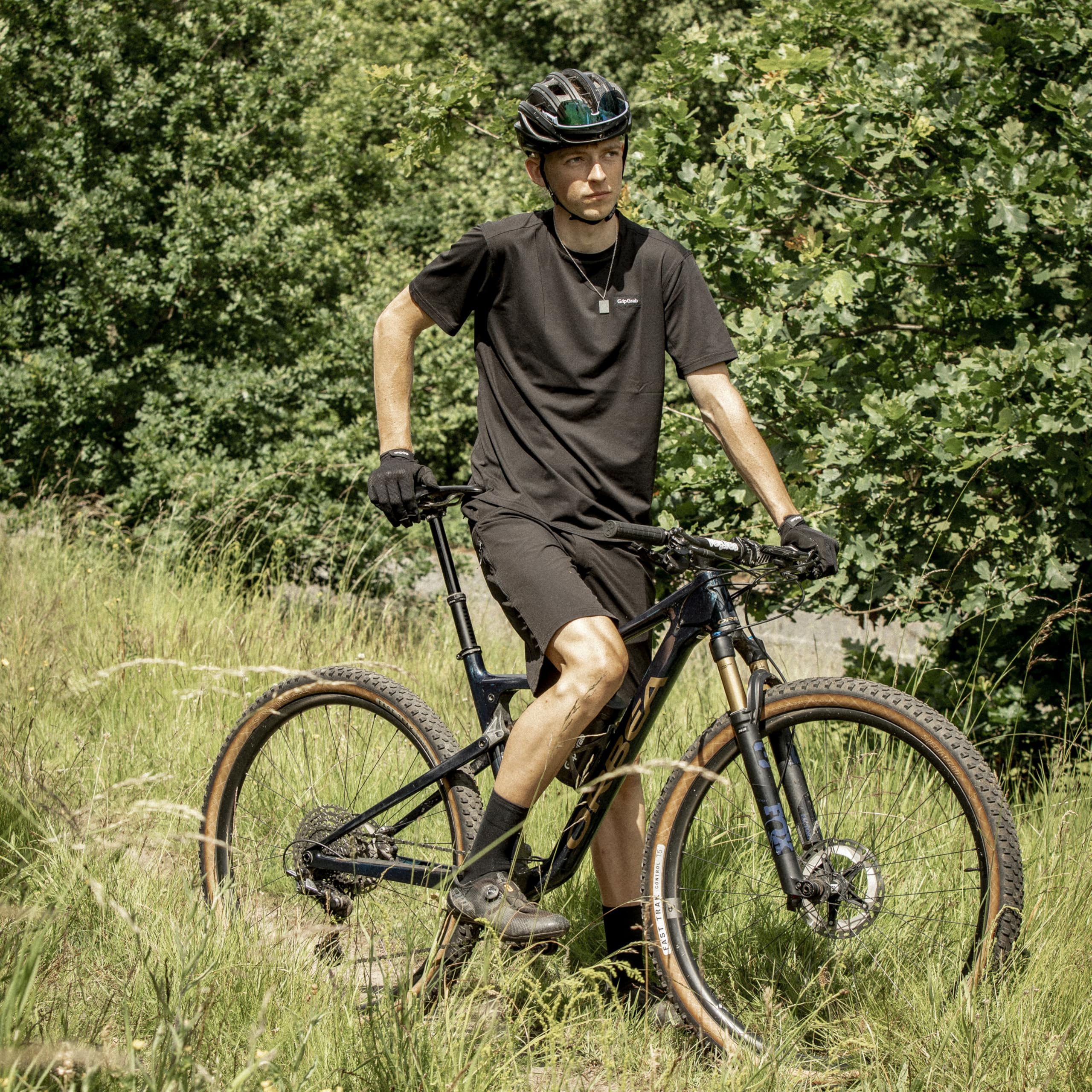 GripGrab EXPLR MTB Handschuhe Sommer - Langfinger Gepolstert | Mountainbike & Gravel Bike Fahrradhandschuhe - perforiertes Microsuede, Touchscreen, Klettverschluss, InsideGrip Anti-Rutsch