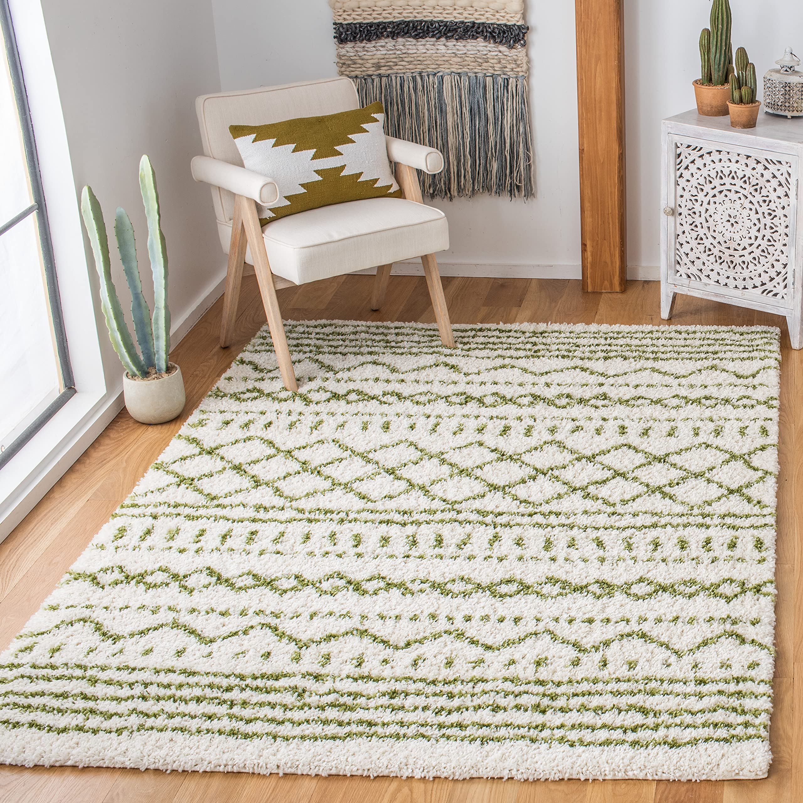 SAFAVIEH Area Rug 4x6 - Arizona Shag Collection - Ivory & Green, Moroccan Boho Design, Non-Shedding & Easy to Clean, Ideal for Living Room, Bedroom,