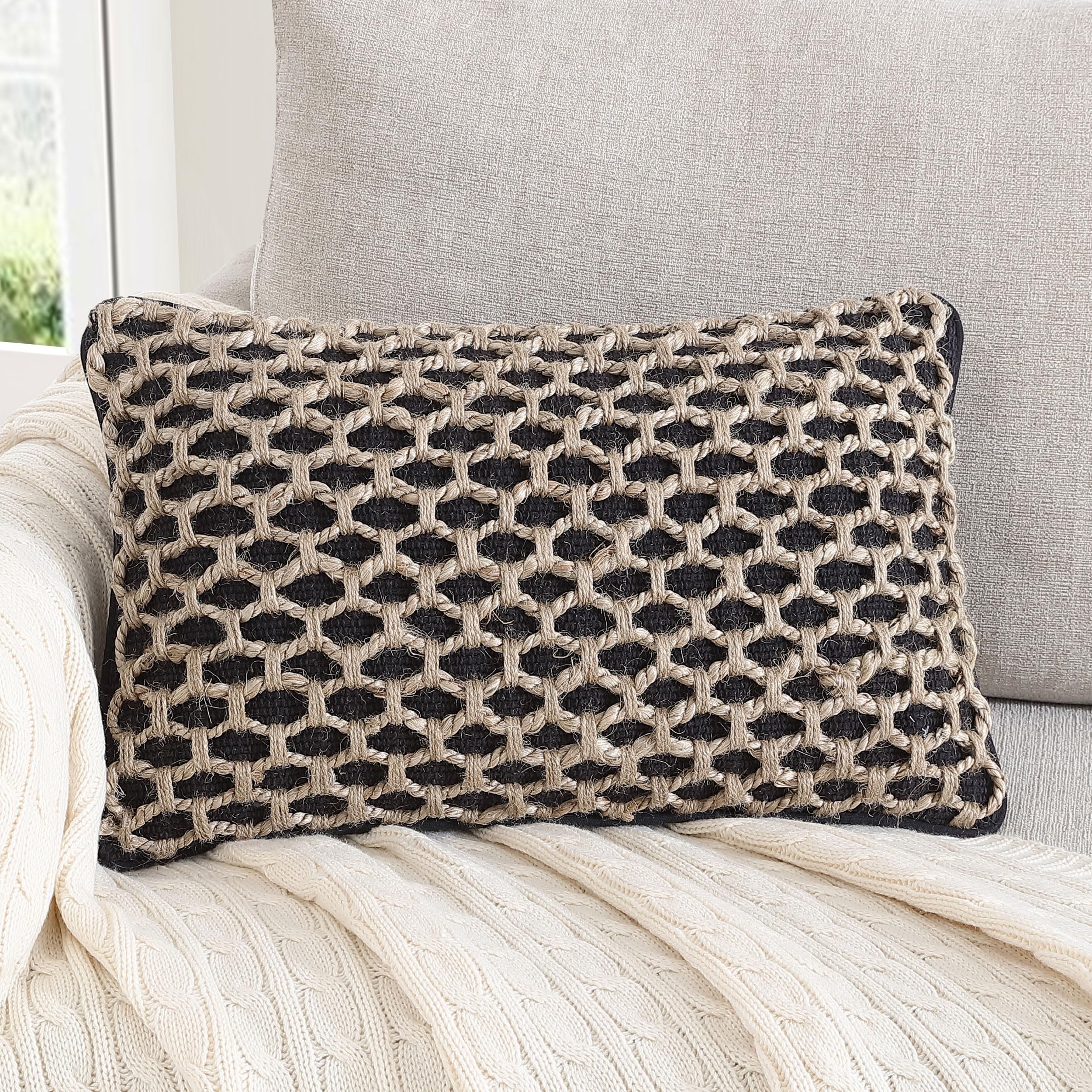 Boho Living Jada Funda de cojín Decorativa, diseño Tejido, decoración para salón 30,5 x 50,8 cm, Negro, 1 Unidad