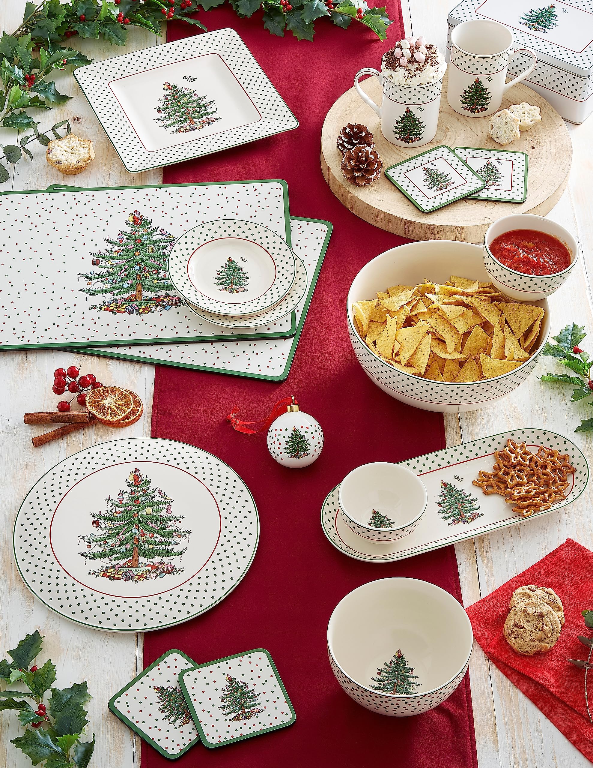 Spode Christmas スポードクリスマスプレート、鍋敷き Spode Christmas Tree 9 Inch Luncheon Plate