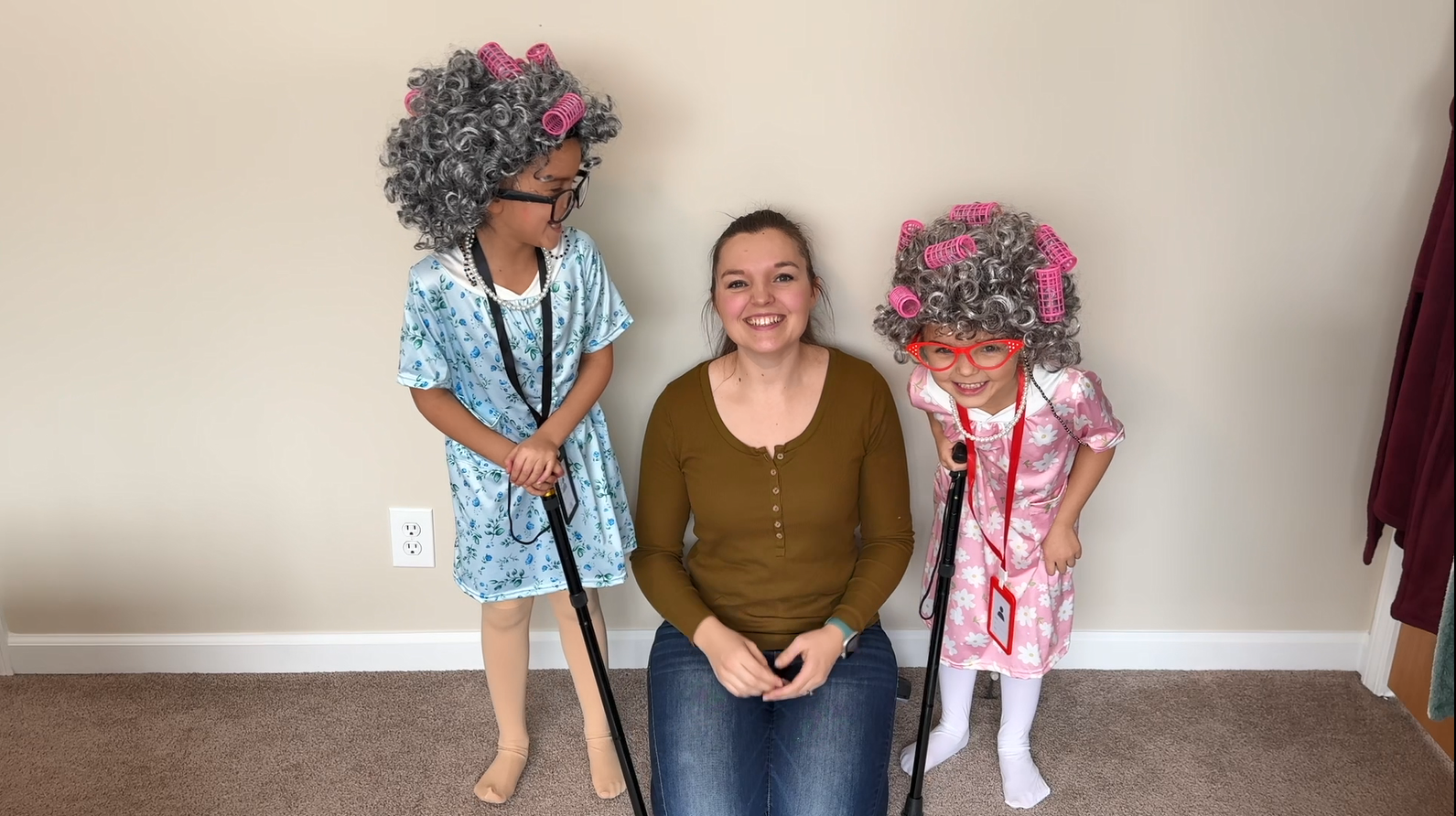 Disfraz de Abuelita para Niñas con Peluca y Accesorios miniatura 7