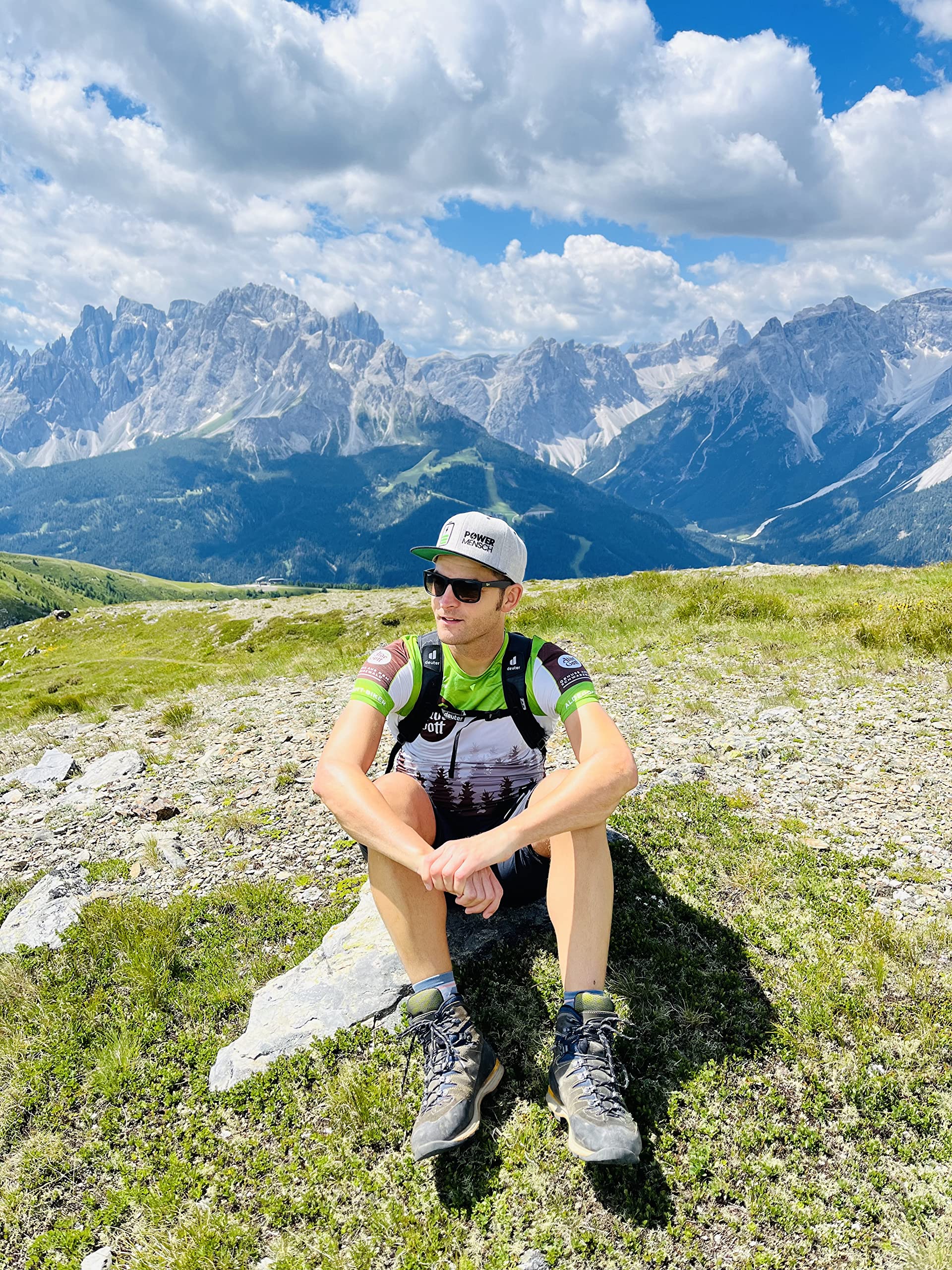 Ride with Style! POWERMENSCH Snapback Cap grau schwarz | Basecap Baseball in Top Qualität | universell größenverstellbar in Unisex One Size | Rennrad Mountainbike Gravel | positiv Vibes