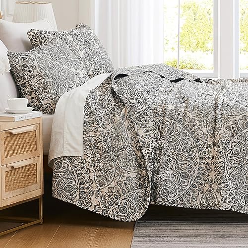 Southshore Fine Living, Inc. Ashanti Collection Oversized King Quilt Bedding Set, Soft Fabric, Lightweight Bedspread 3-Piece, Two Matching Shams (108 in Wide x 98 in Long), King/California Size, Grey