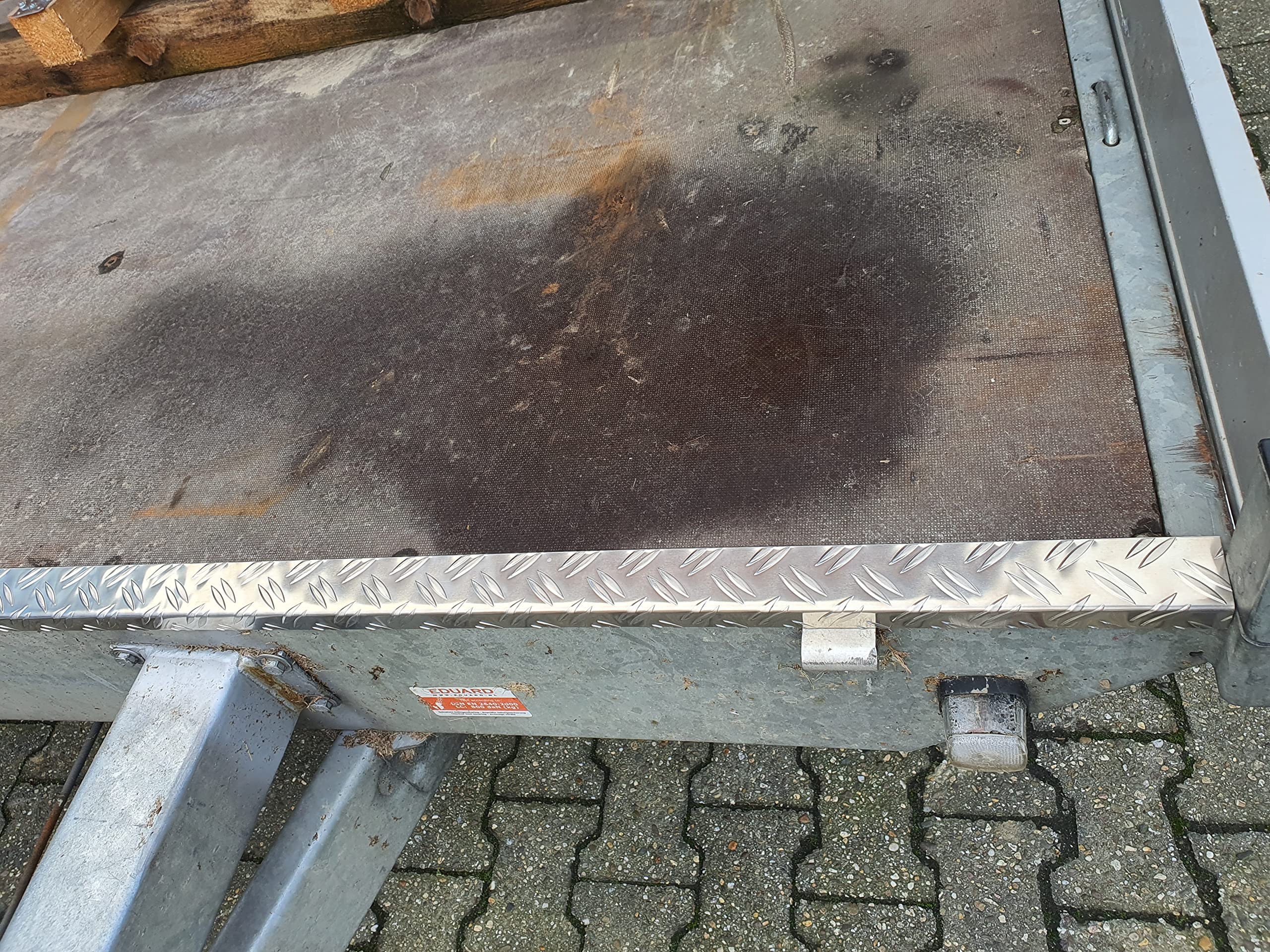 Alu-Winkel 2000mm – 35x25mm Schenkel, Aus Riffelblech Diamant 1,5/2,0mm – Für Kantenschutz, Eckschutz, Innen- & Außenbereich – Rutschfest