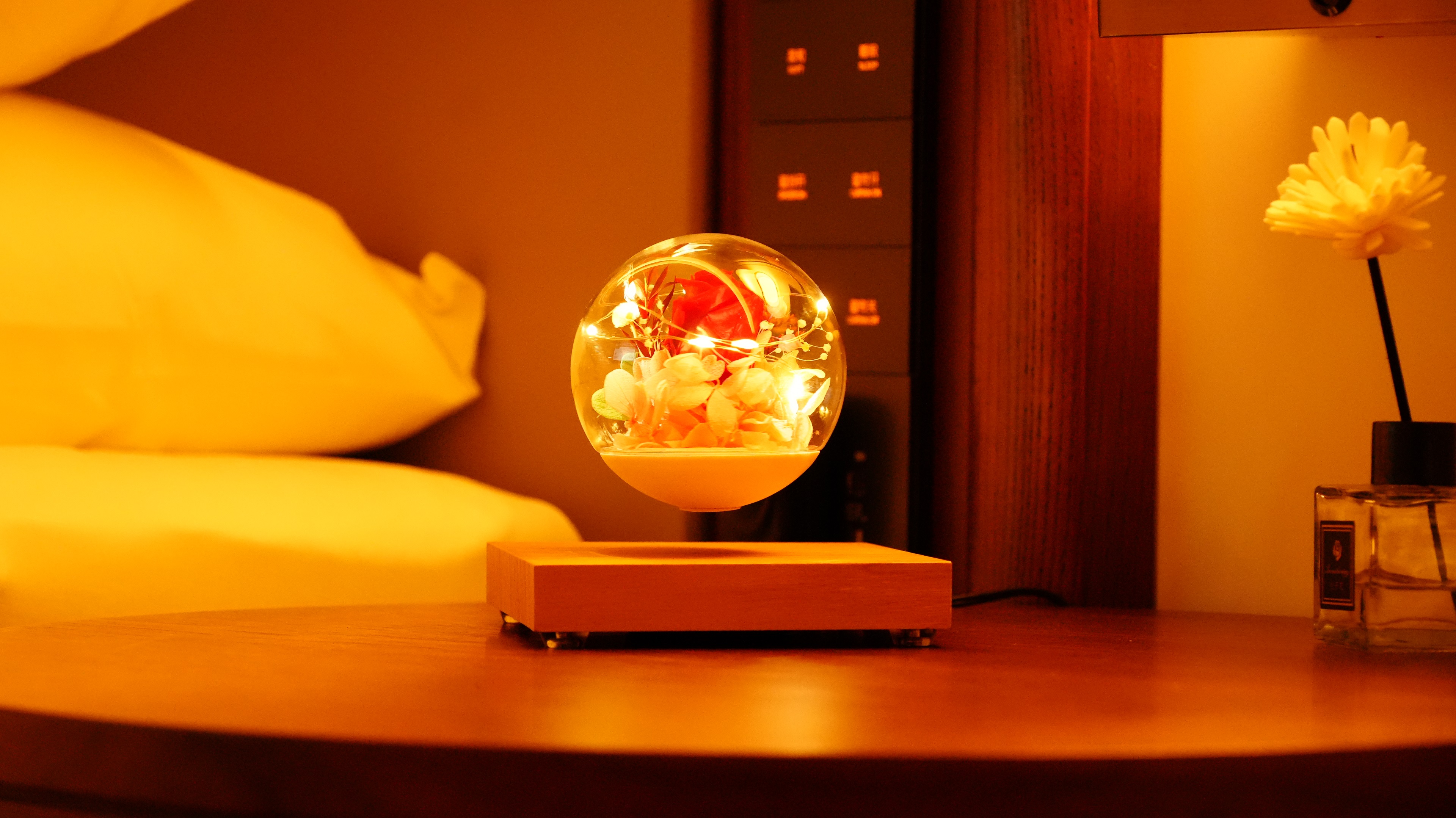 MAGECMOON Magnetic Levitating Rose Lamp, Floating LED Night Light