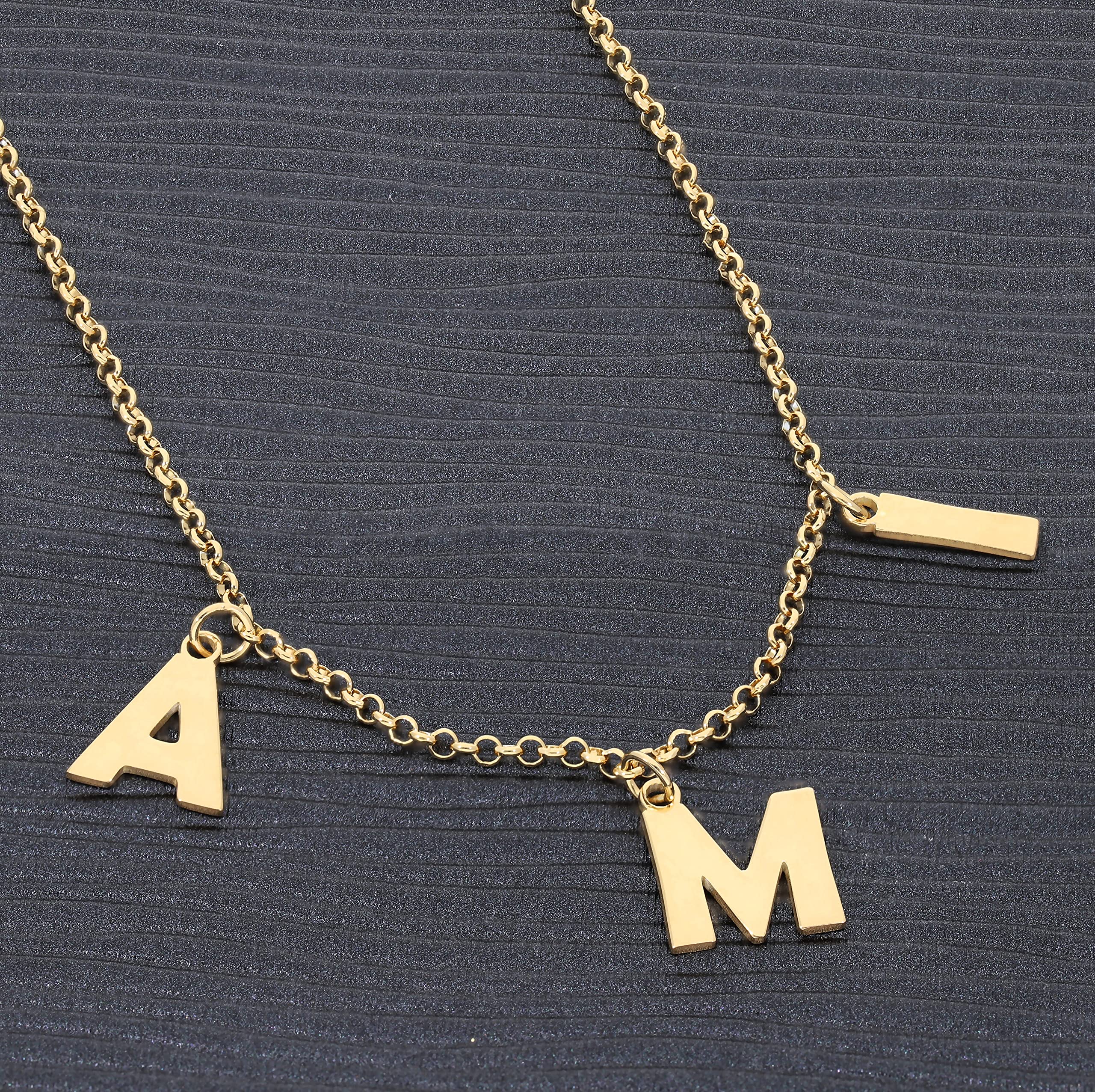 Colgante con Iniciales Personalizado - Colgante de Plata con Letras Bañada en Oro y Cadena Forzada en 45cm + 3cm de Alargador – Collar de Plata Hasta 12 Iniciales - Cadena Ajustable