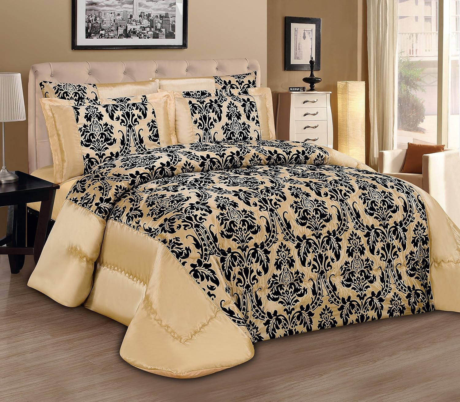 3 Piece Luxury Damask Flock Comforter Set inc Quilted Bed