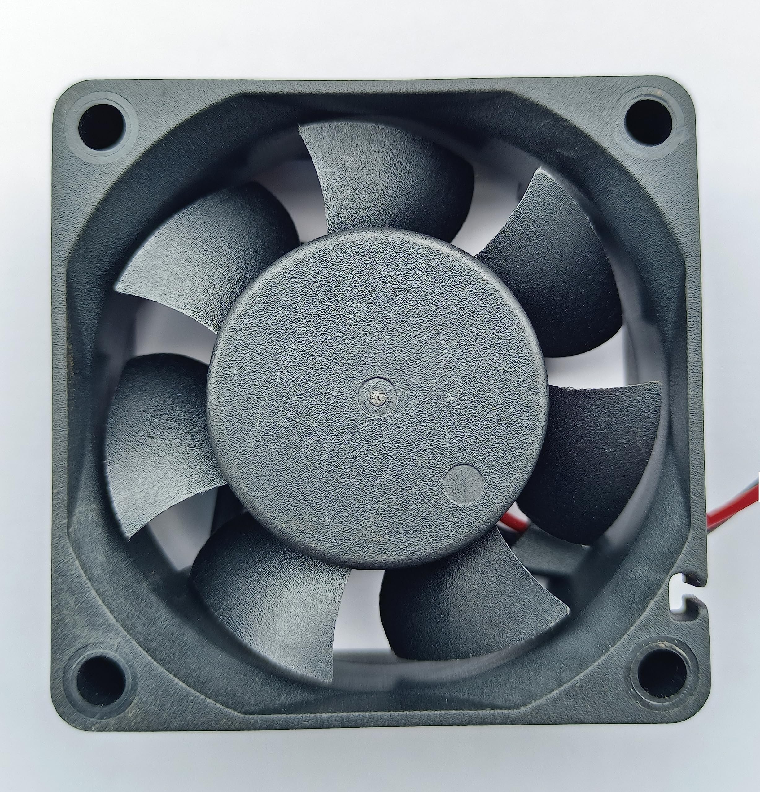MAA-KU DC6025 Small Axial Case Cooling Fan. SIZE 60x60x25 mm, SUPPLY VOLTAGE : 12VDC